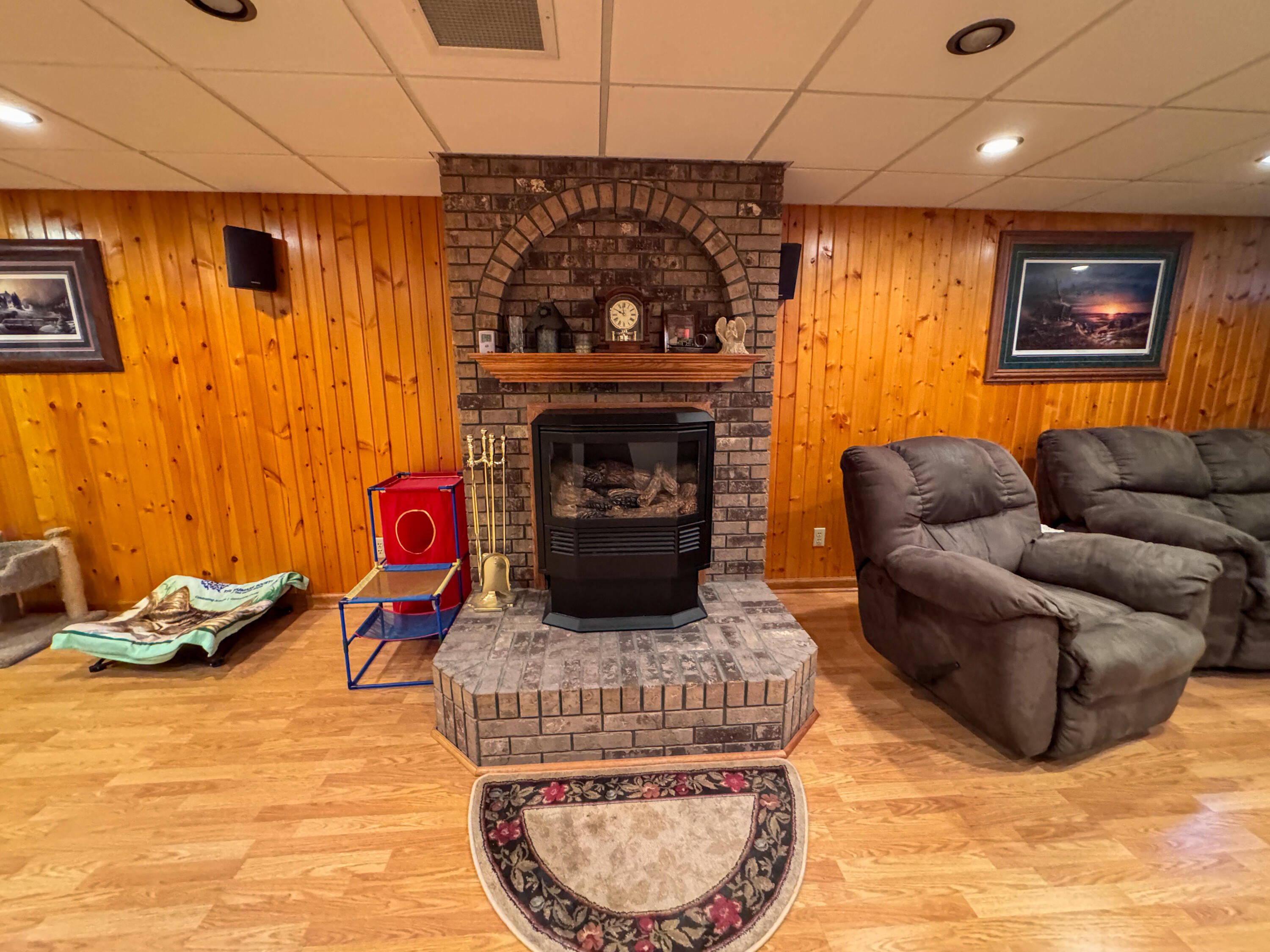 1885 Riverview Dr