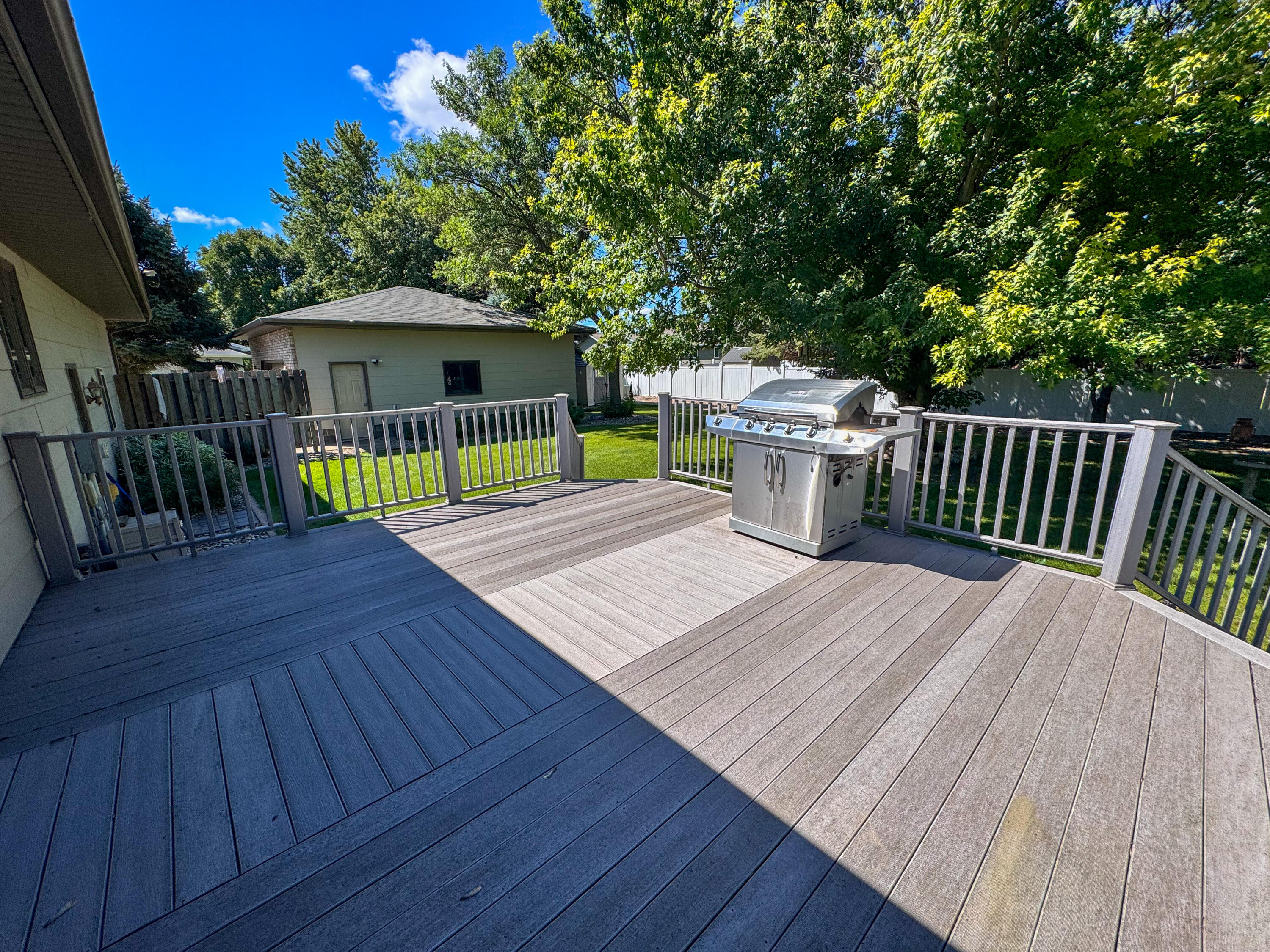 1885 Riverview Dr