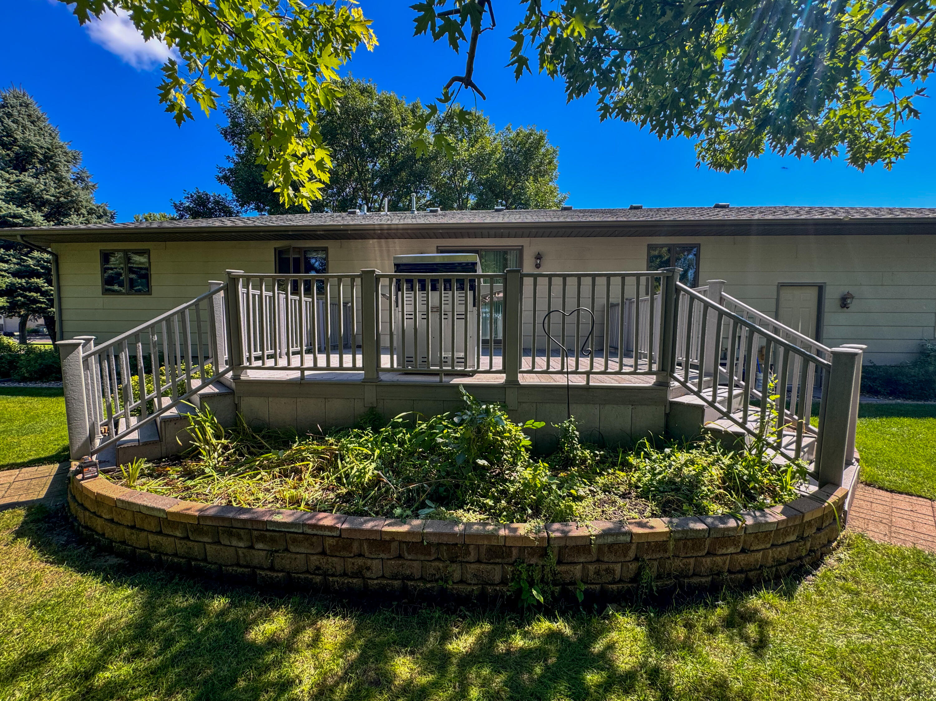 1885 Riverview Dr