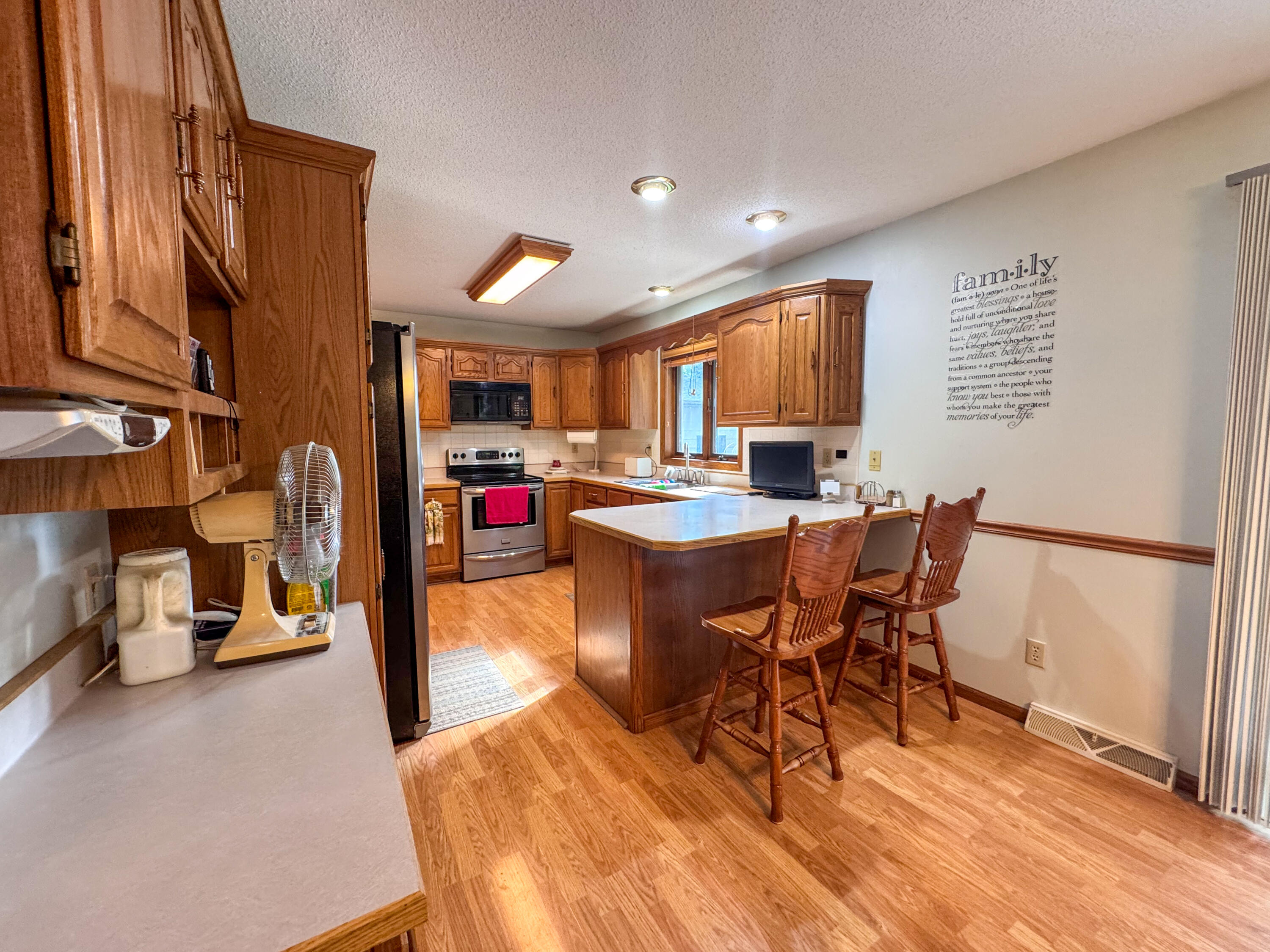 1885 Riverview Dr