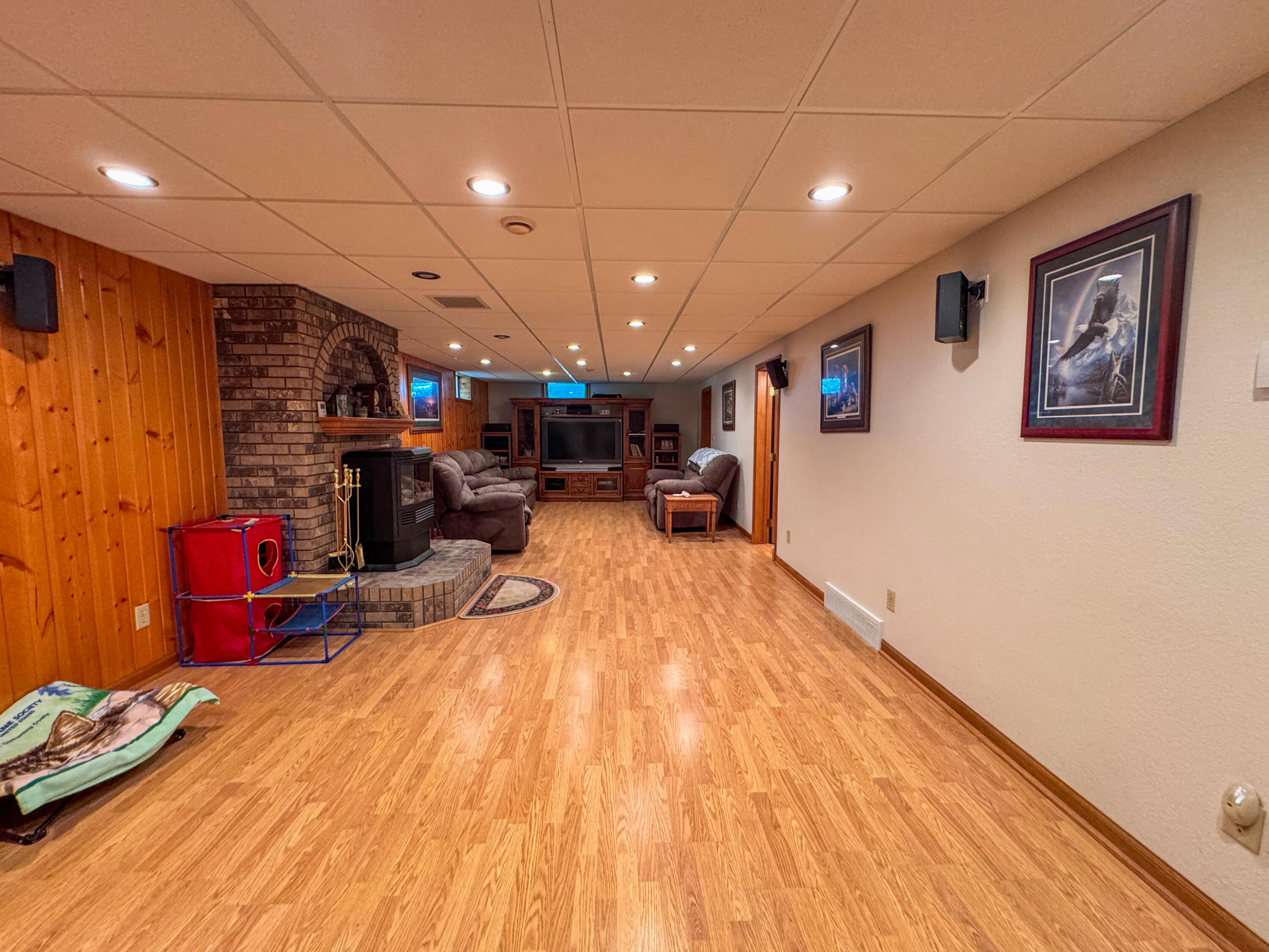 1885 Riverview Dr