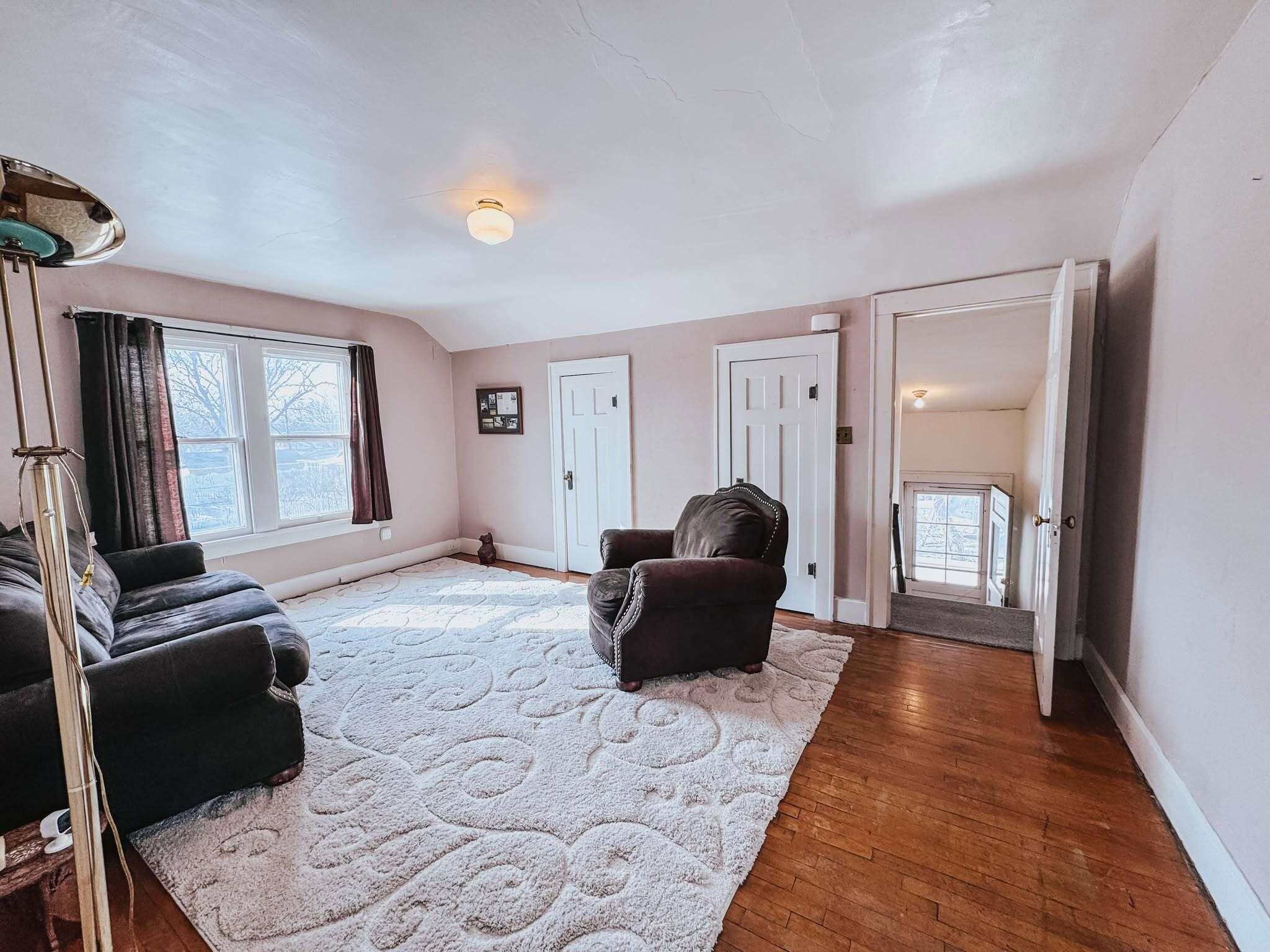 777 Dakota Ave S