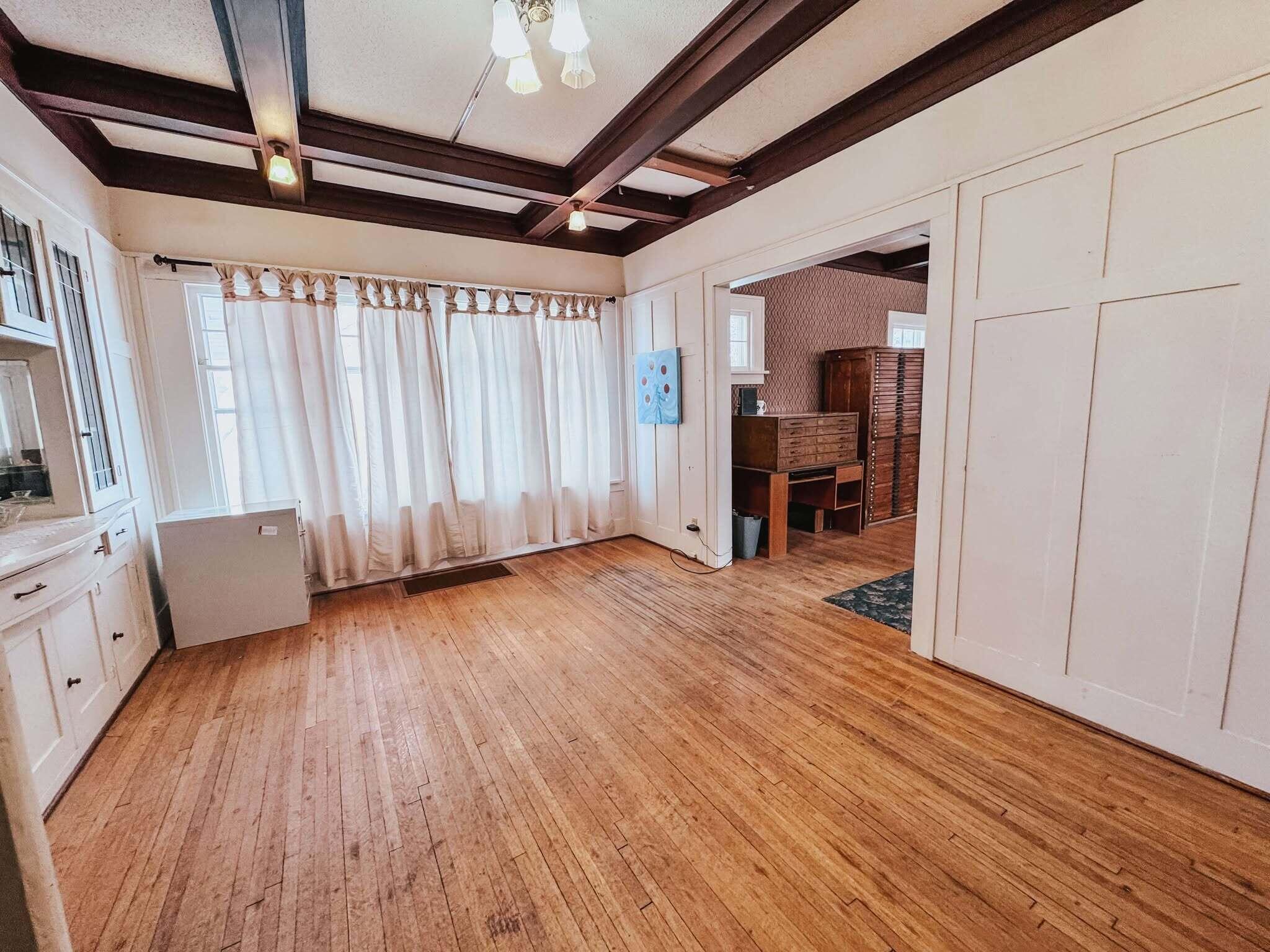 777 Dakota Ave S