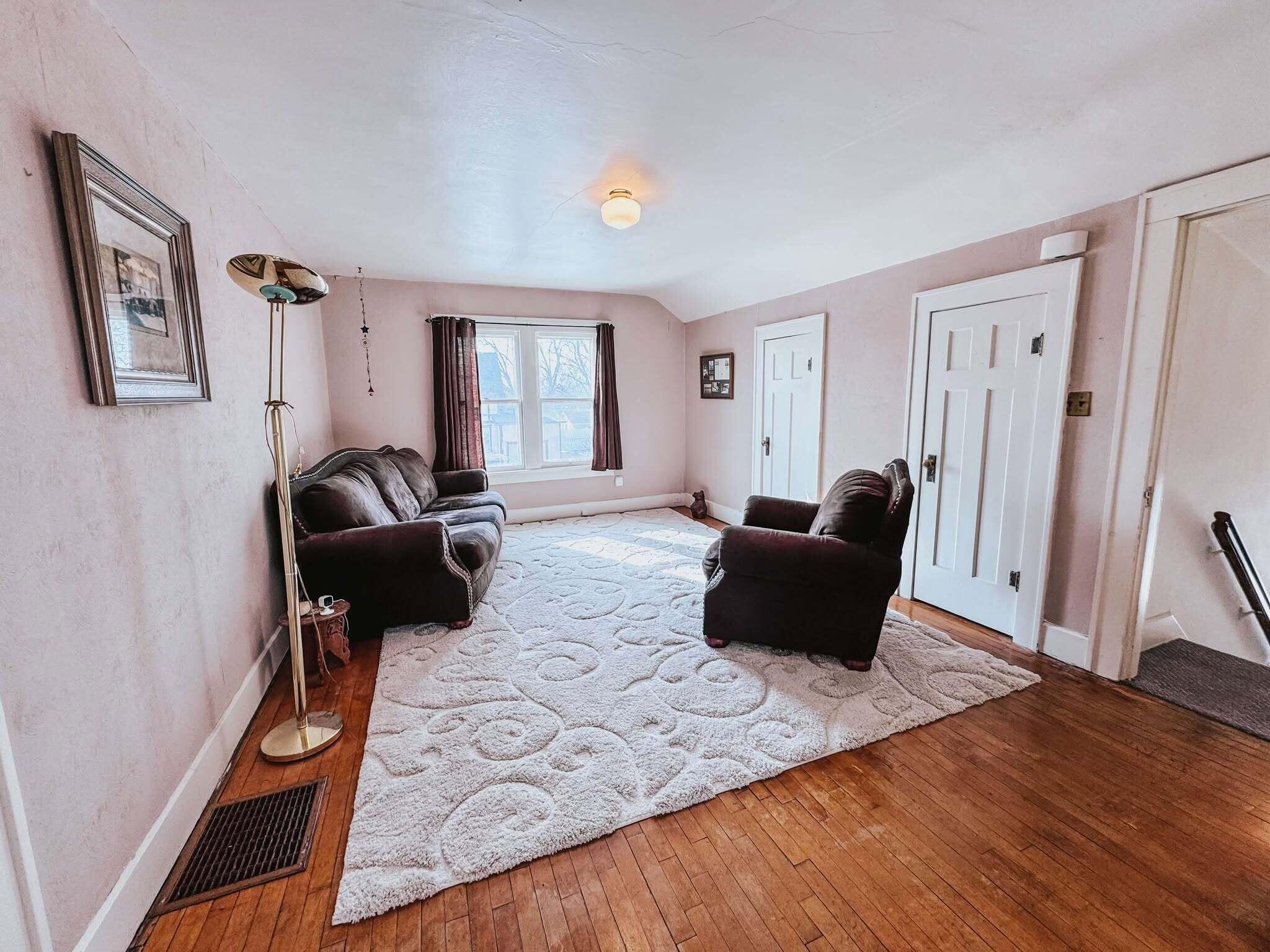 777 Dakota Ave S