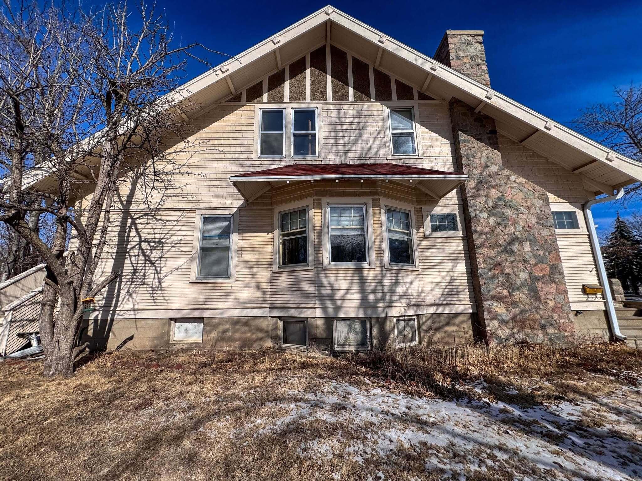 777 Dakota Ave S
