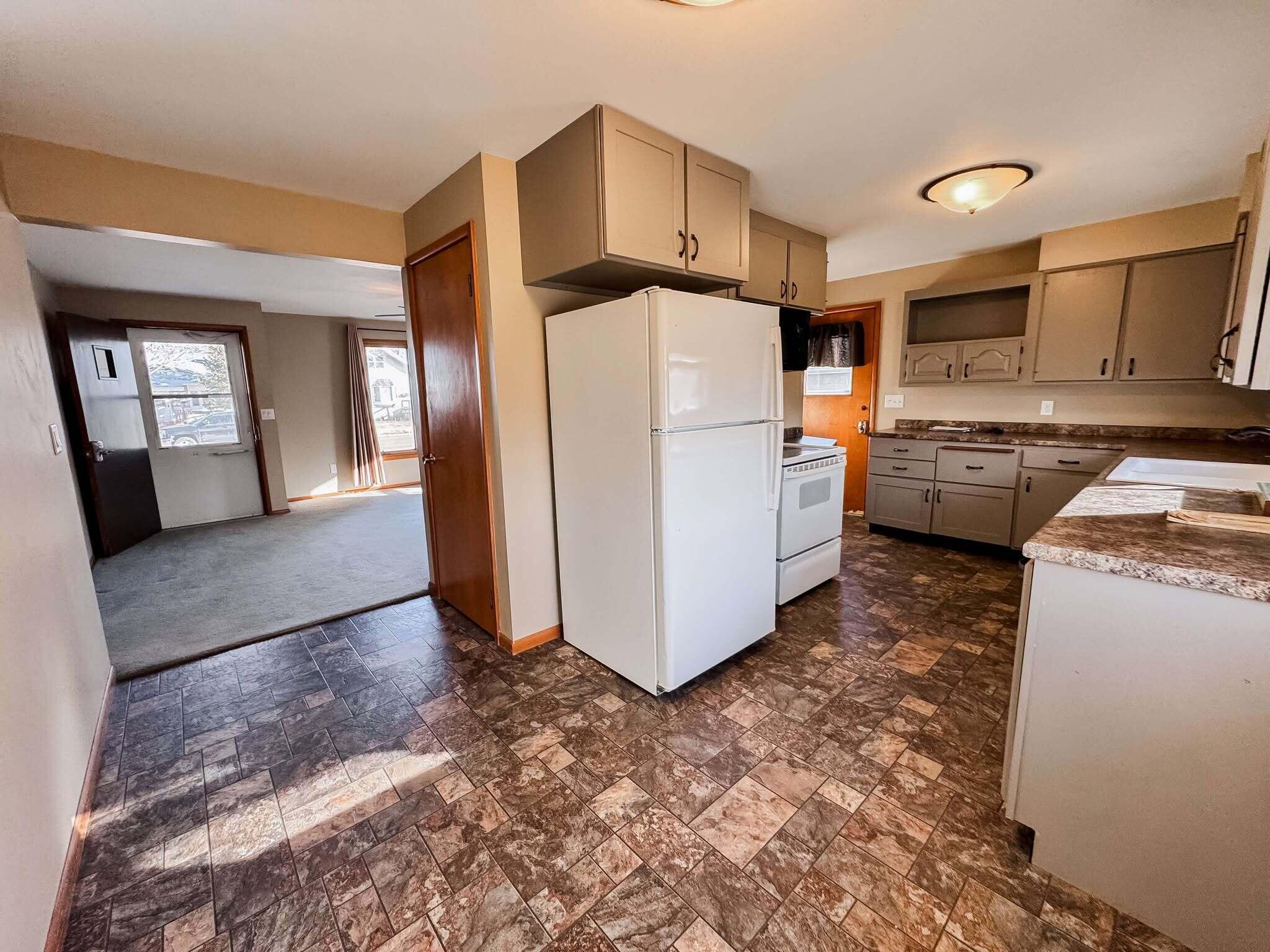 700 10th St SW