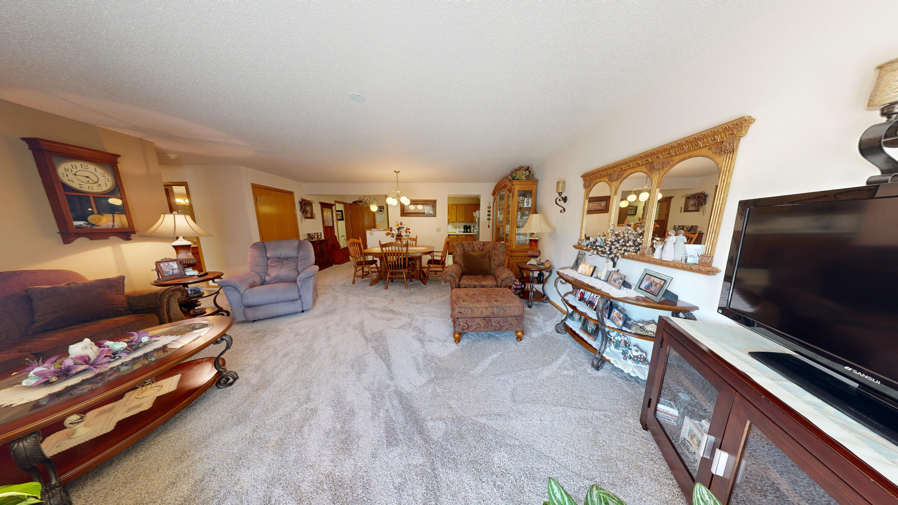 470 21st St SW, 202