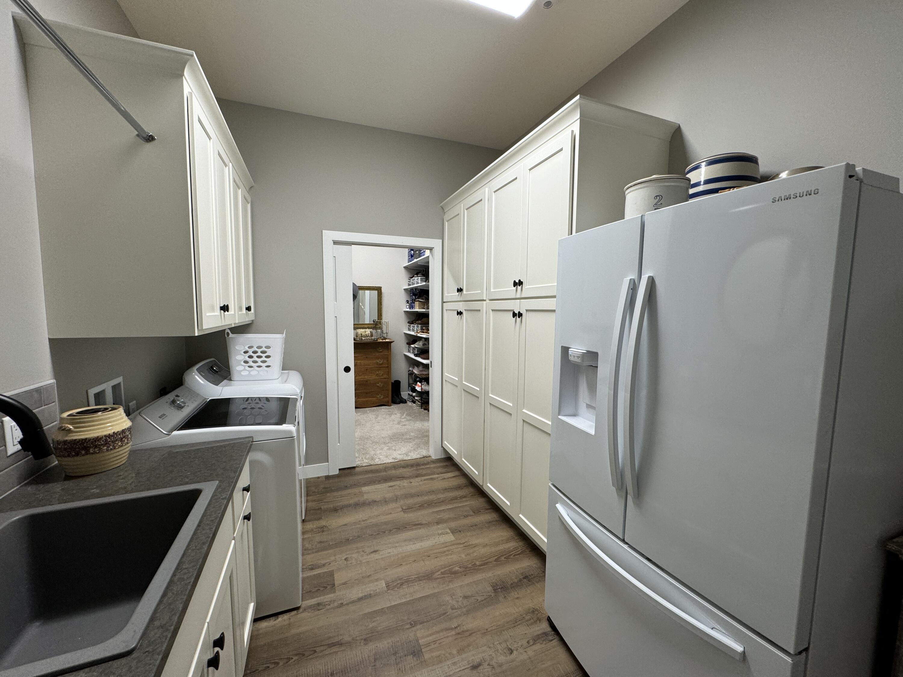 2450 Prairie Eagle Cir E