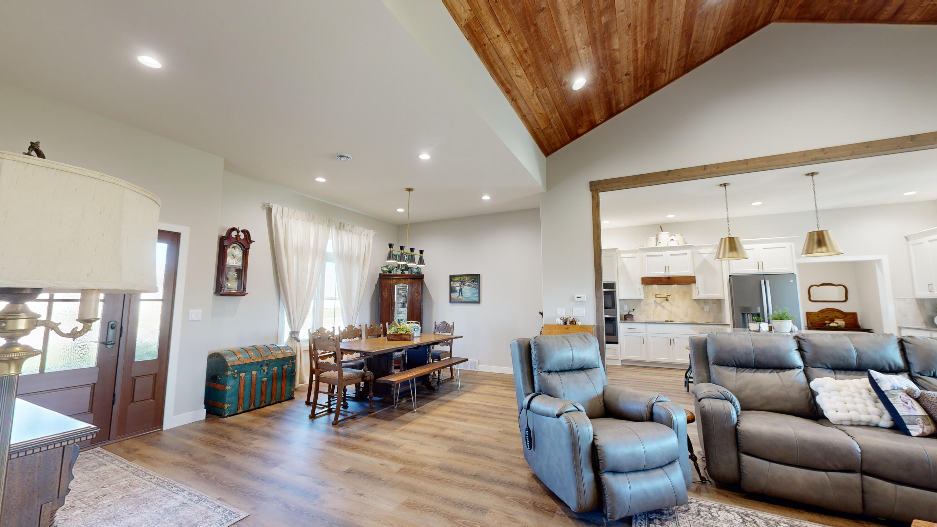 2450 Prairie Eagle Cir E