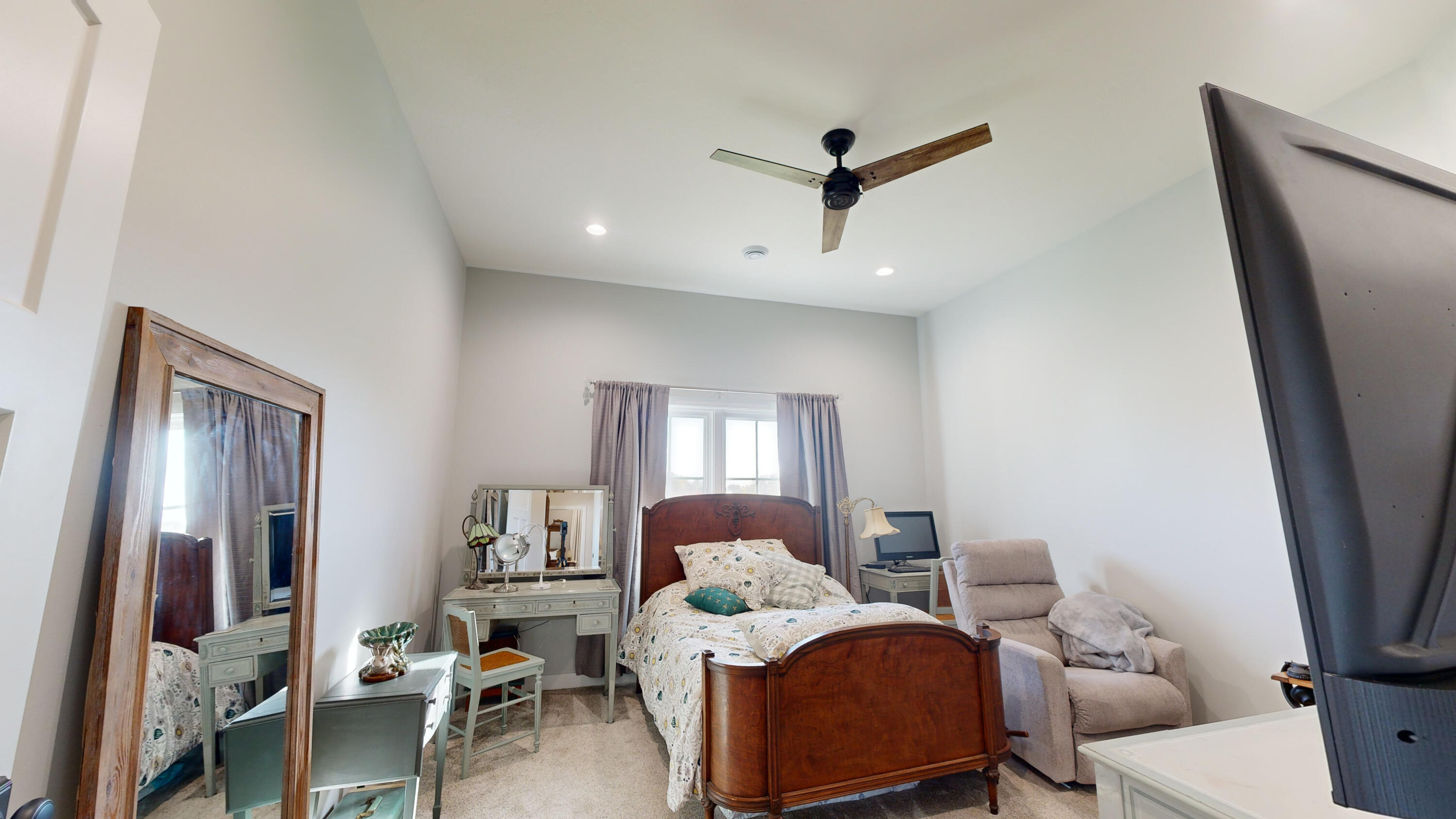 2450 Prairie Eagle Cir E