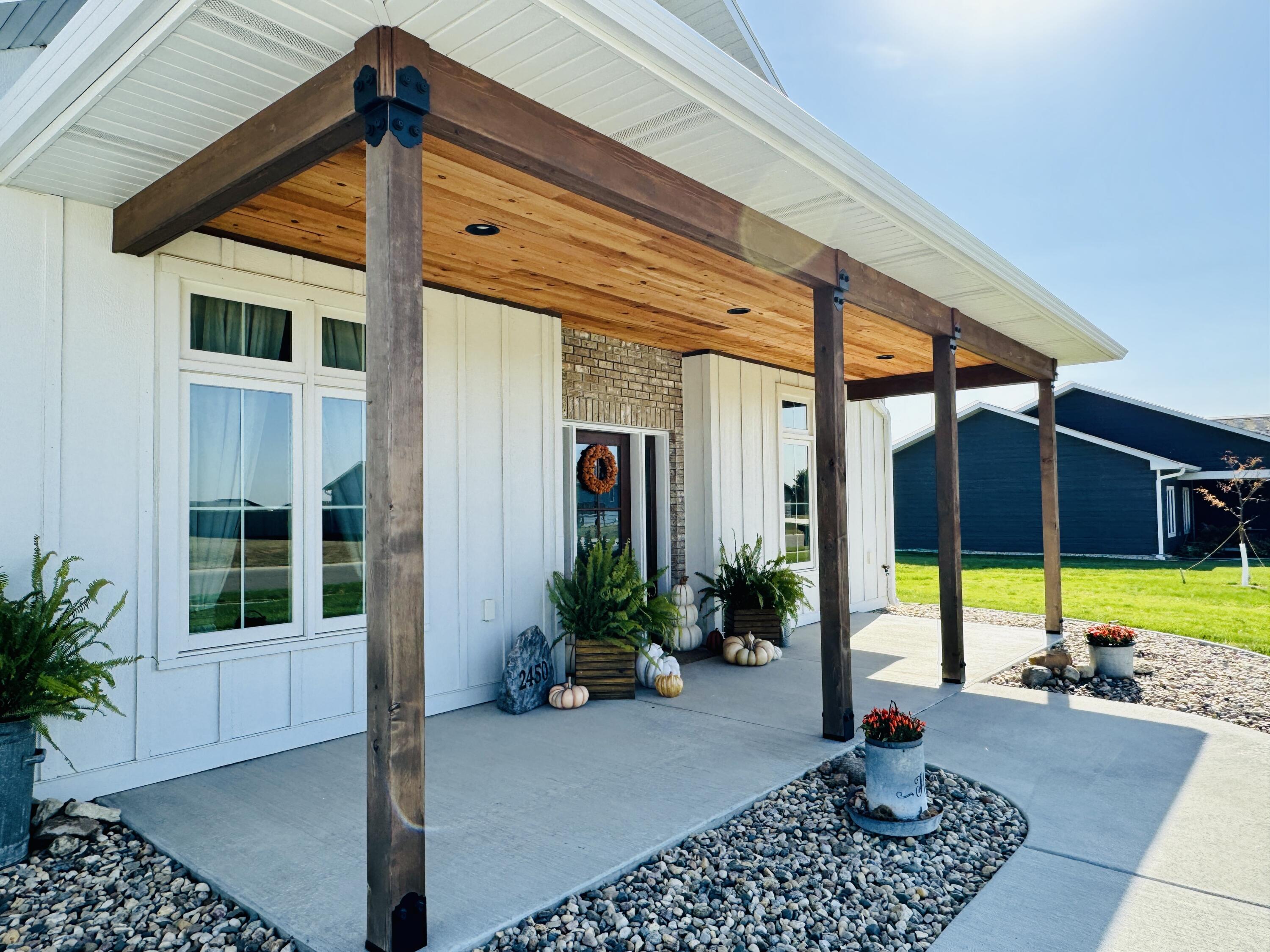 2450 Prairie Eagle Cir E