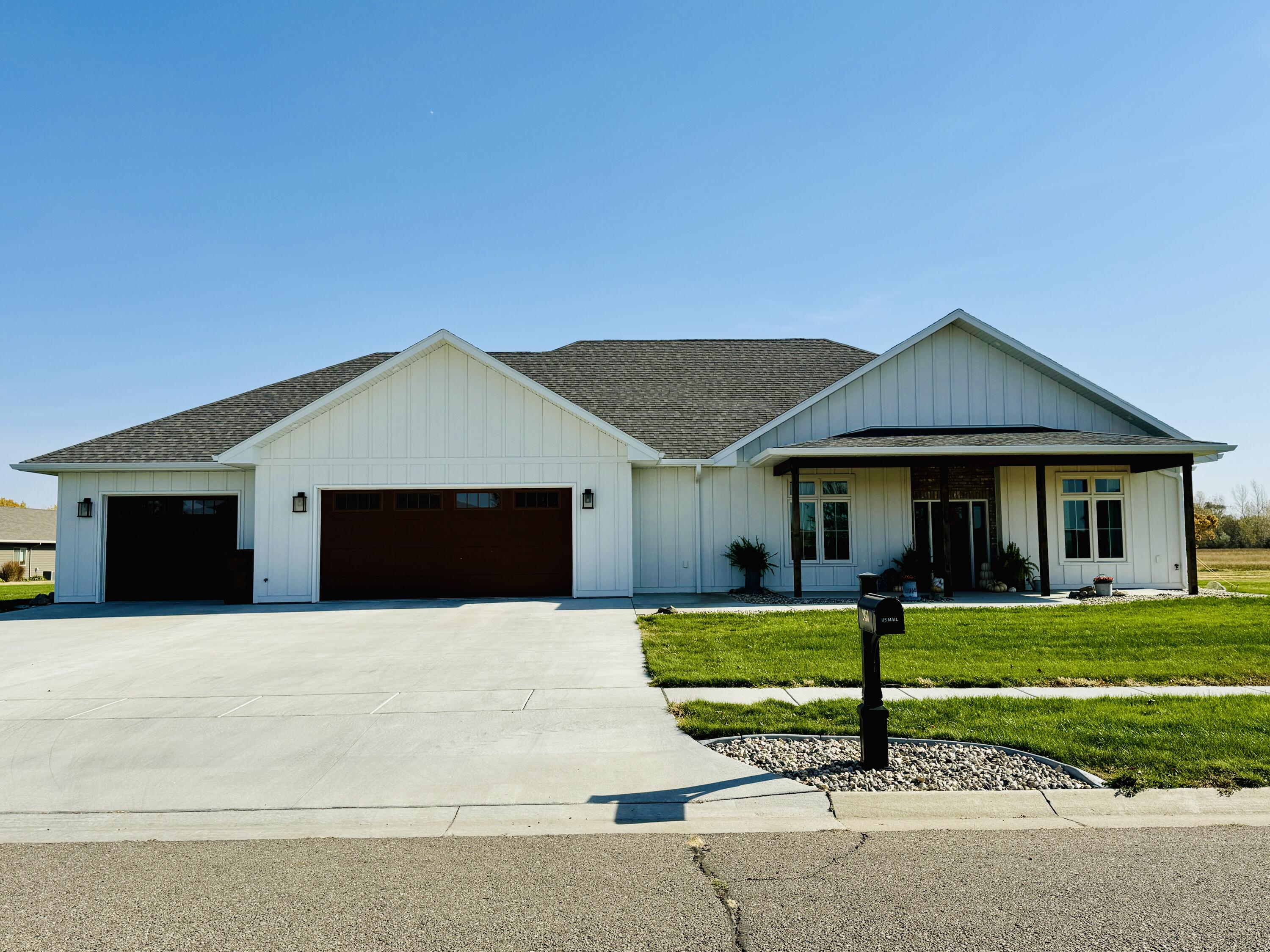 2450 Prairie Eagle Cir E