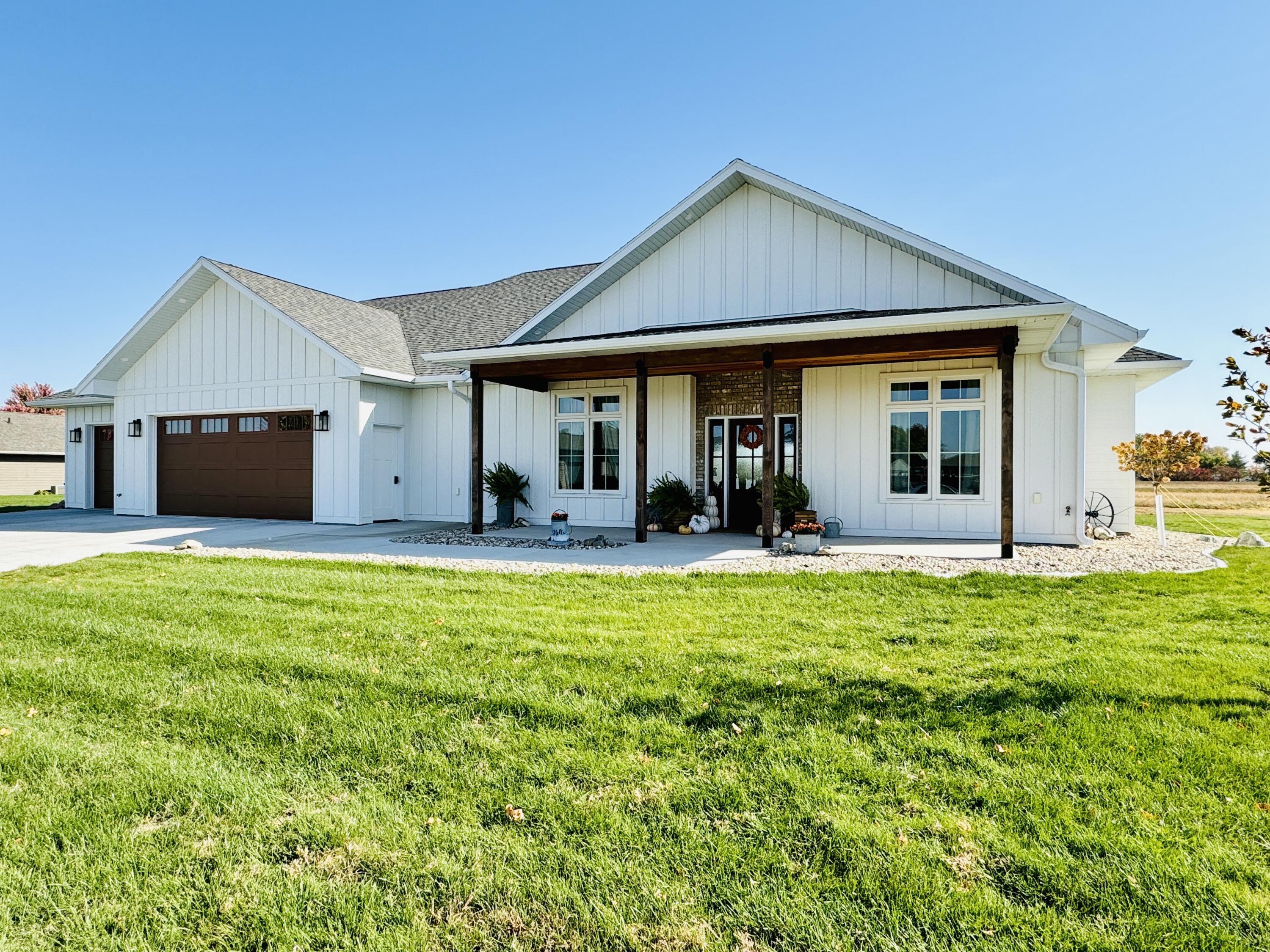 2450 Prairie Eagle Cir E