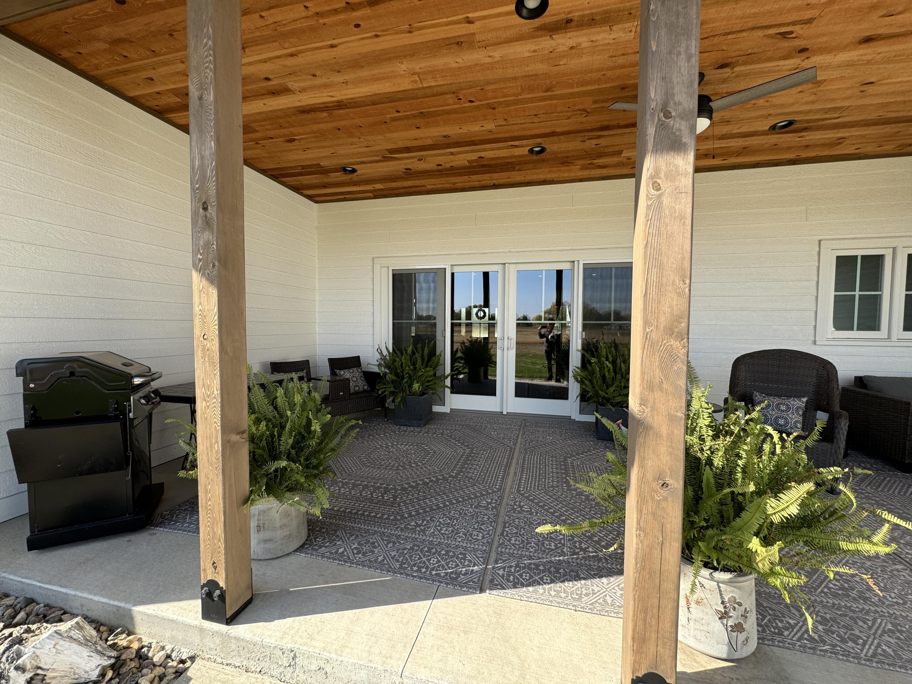 2450 Prairie Eagle Cir E