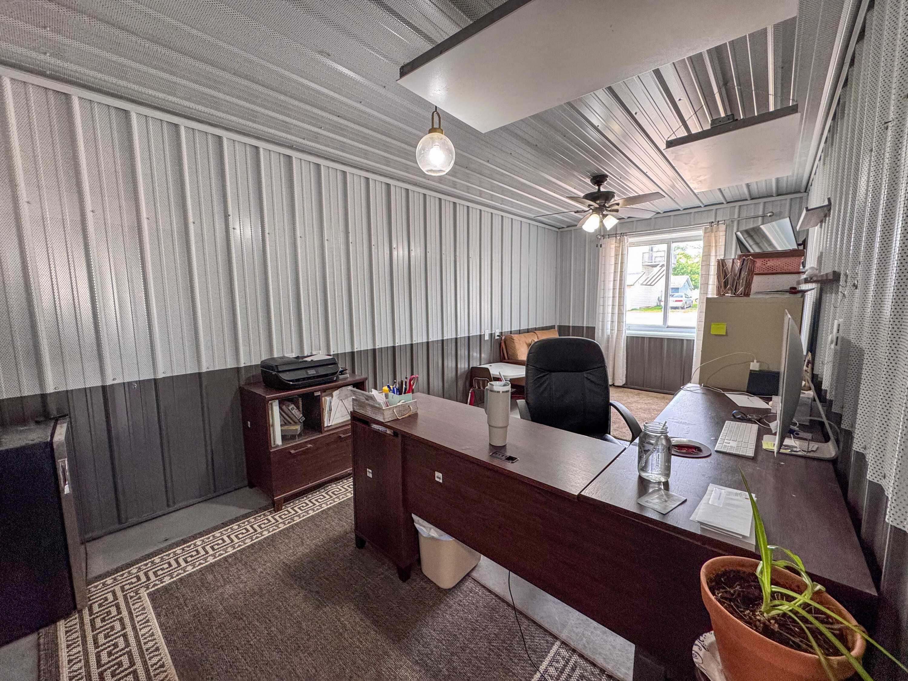 800 Dakota Ave N