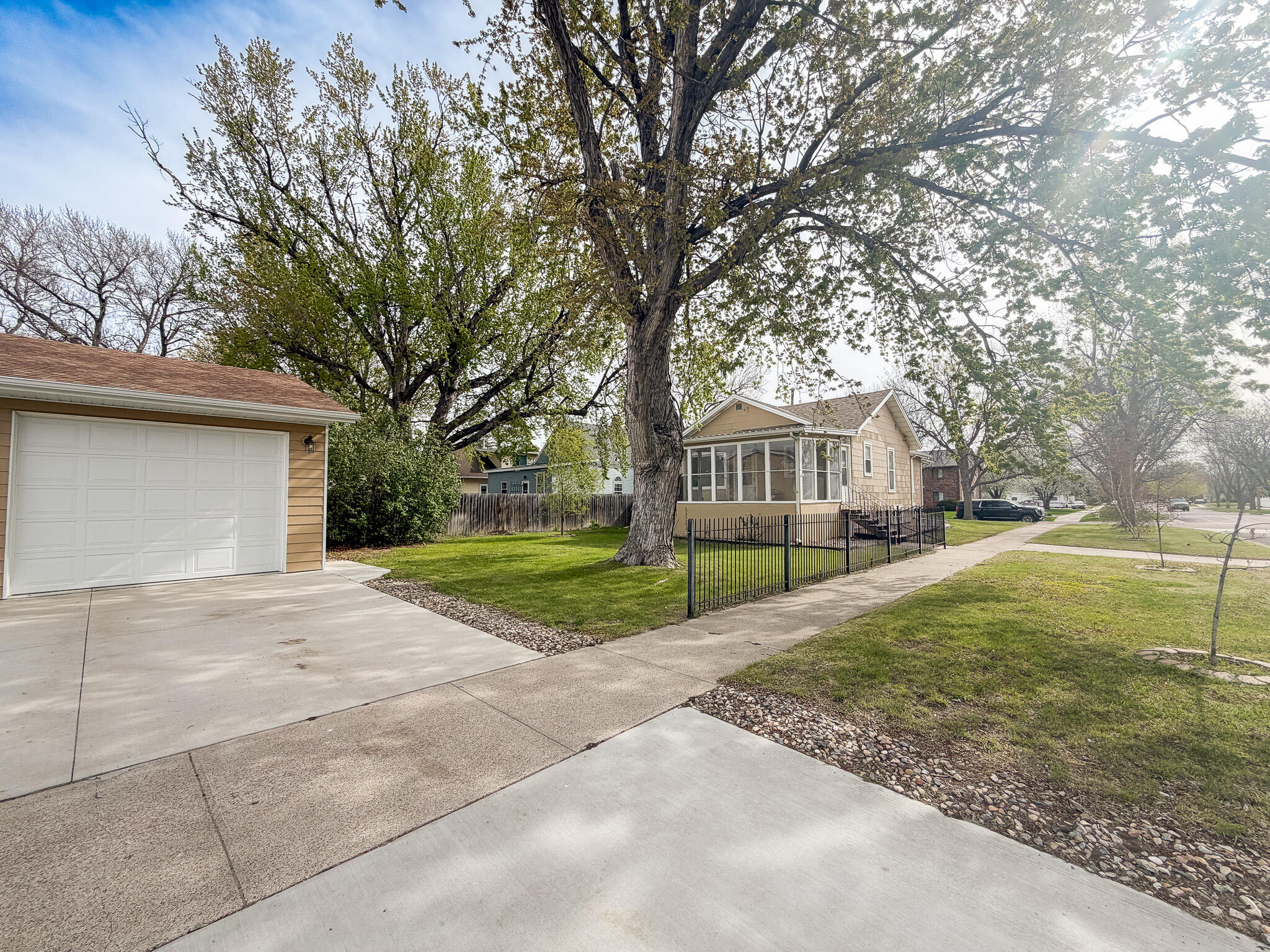 975 Illinois Ave SW