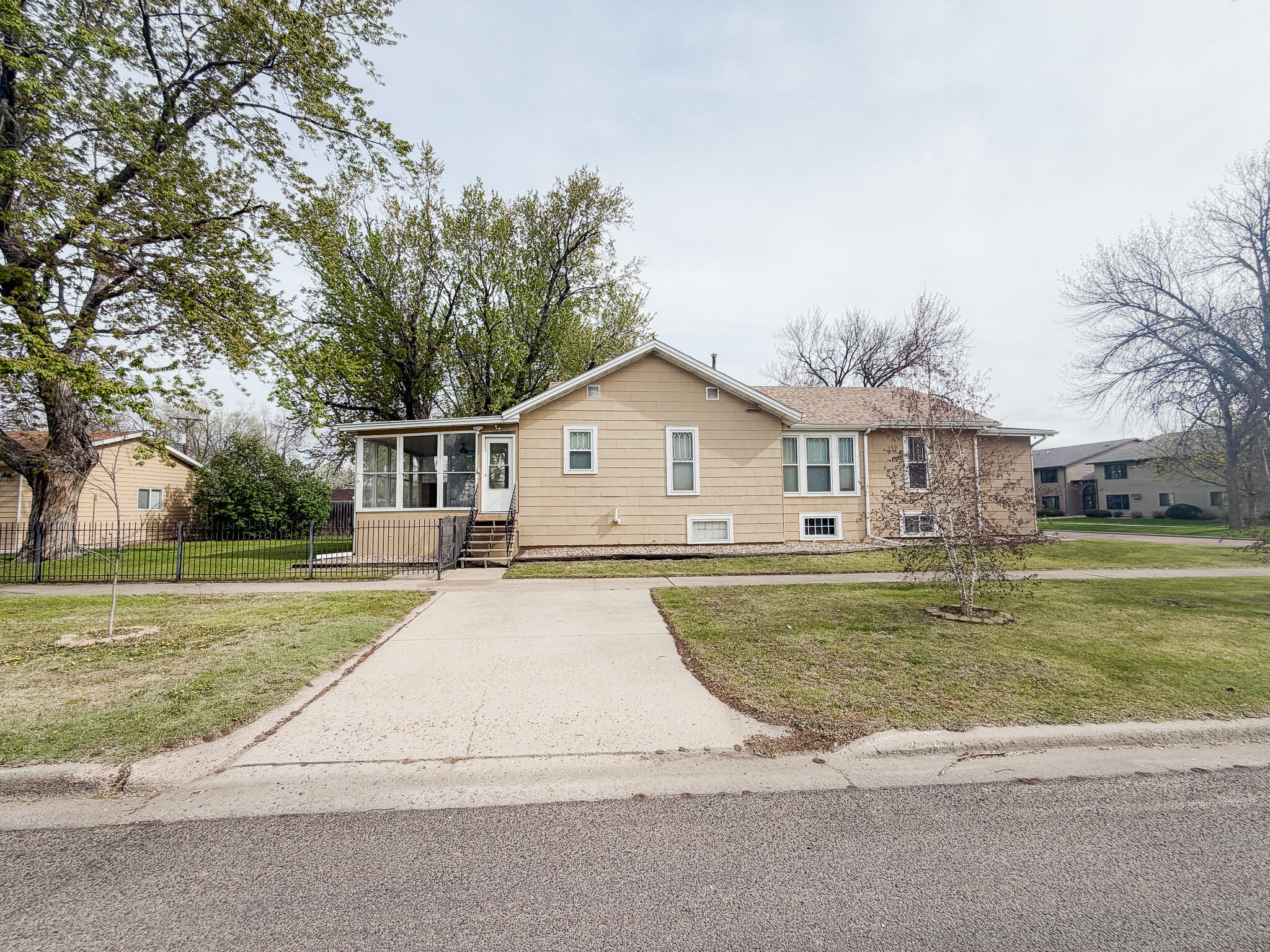 975 Illinois Ave SW
