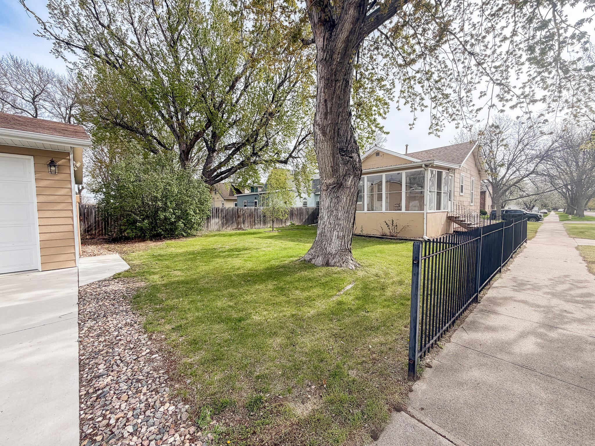 975 Illinois Ave SW