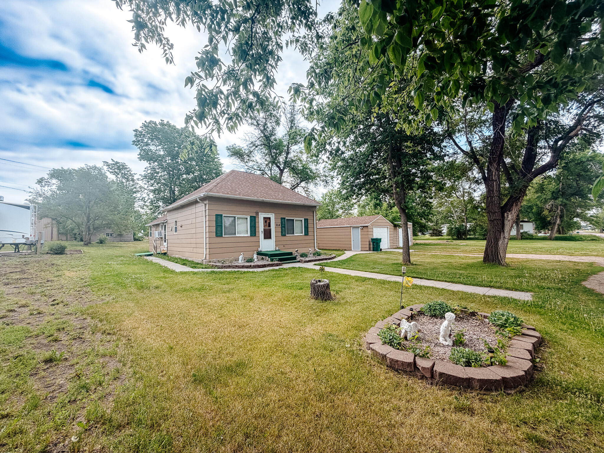 304 S 2nd Ave