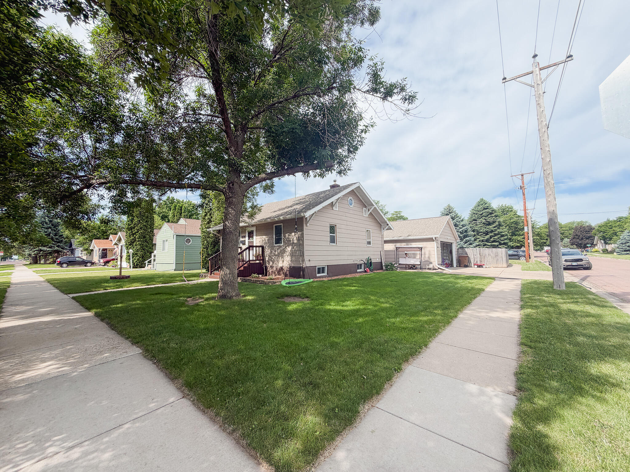 1105 Frank Ave SE