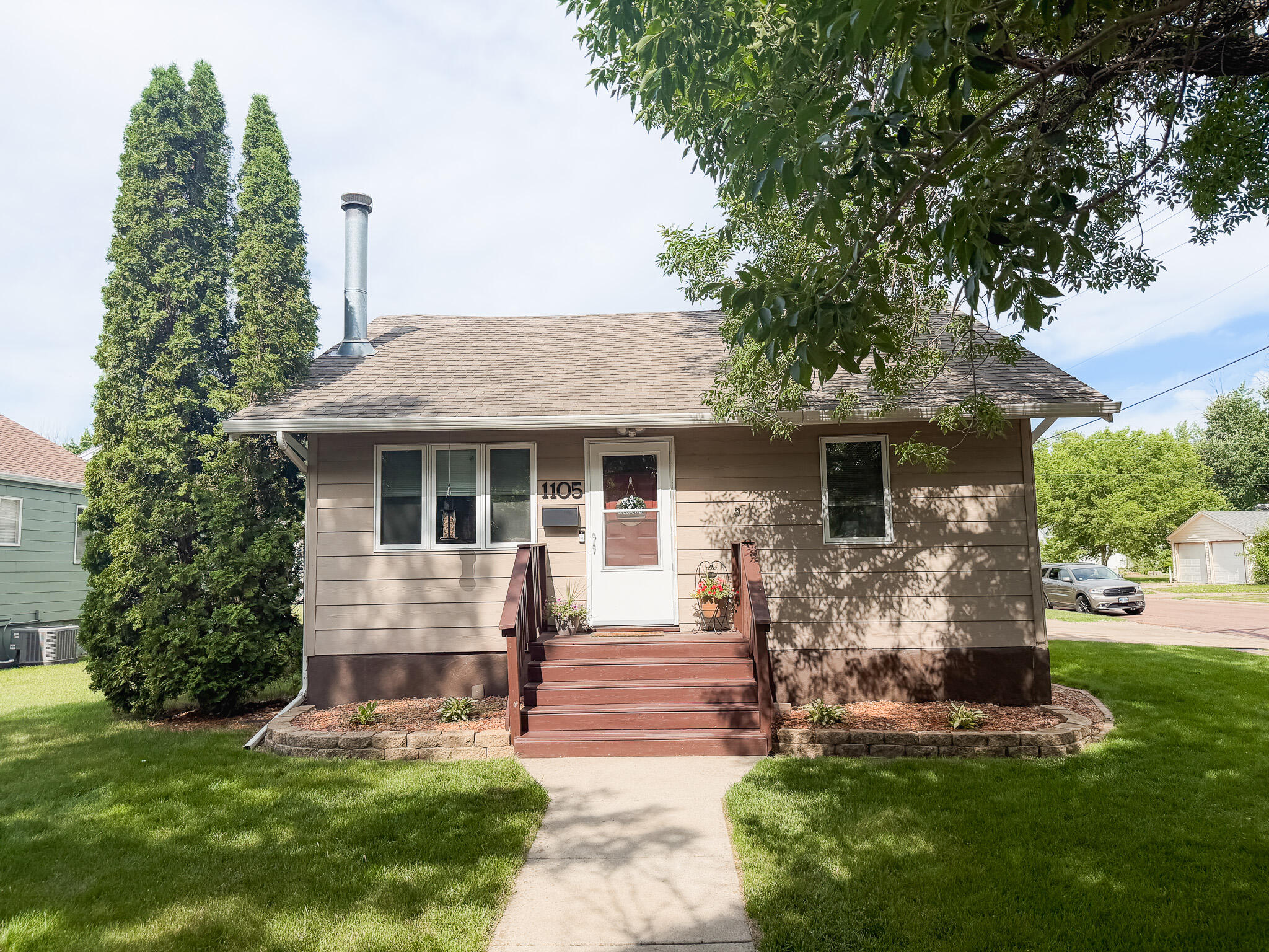1105 Frank Ave SE