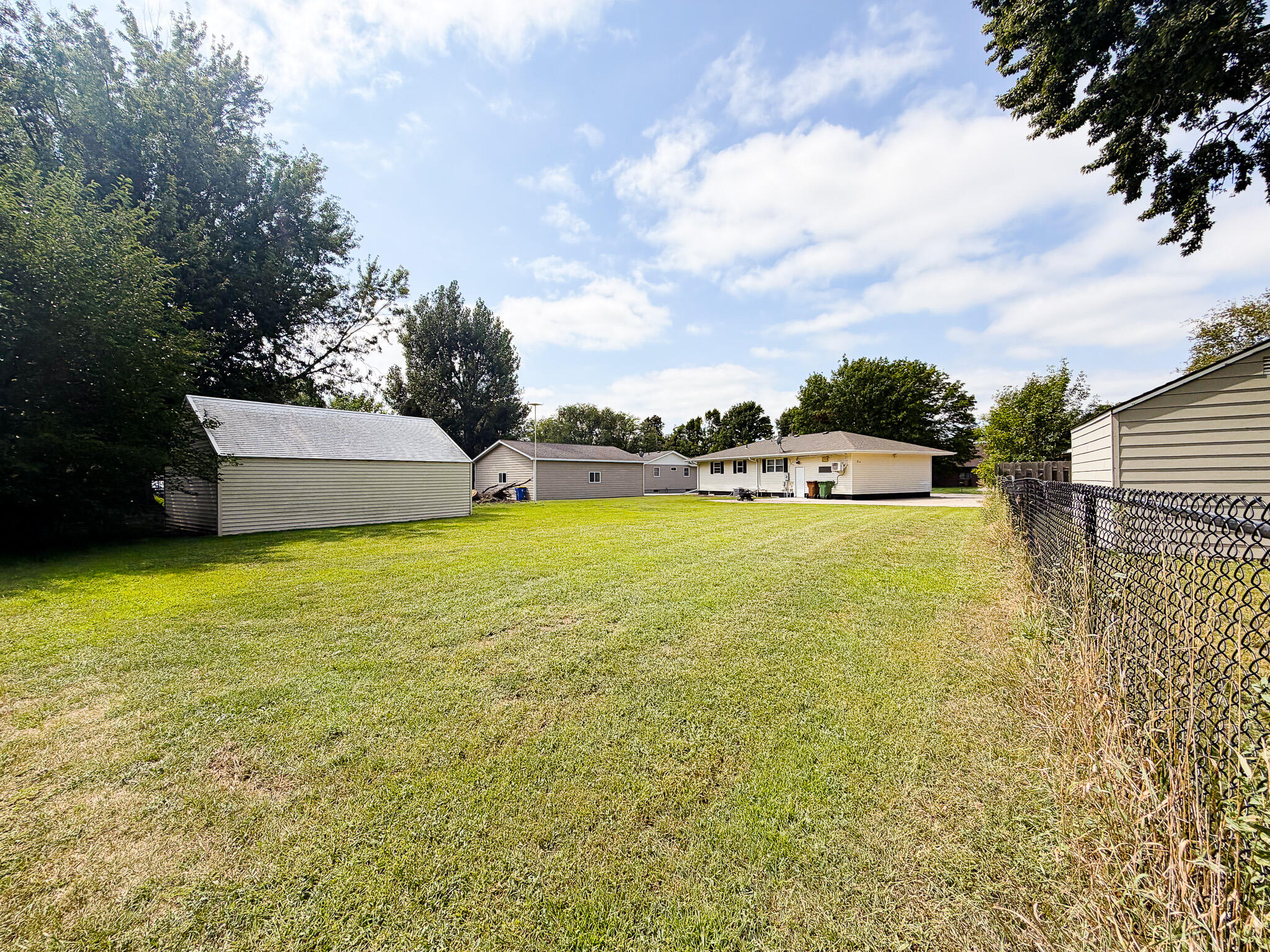 1606 Lawnridge Ave SE