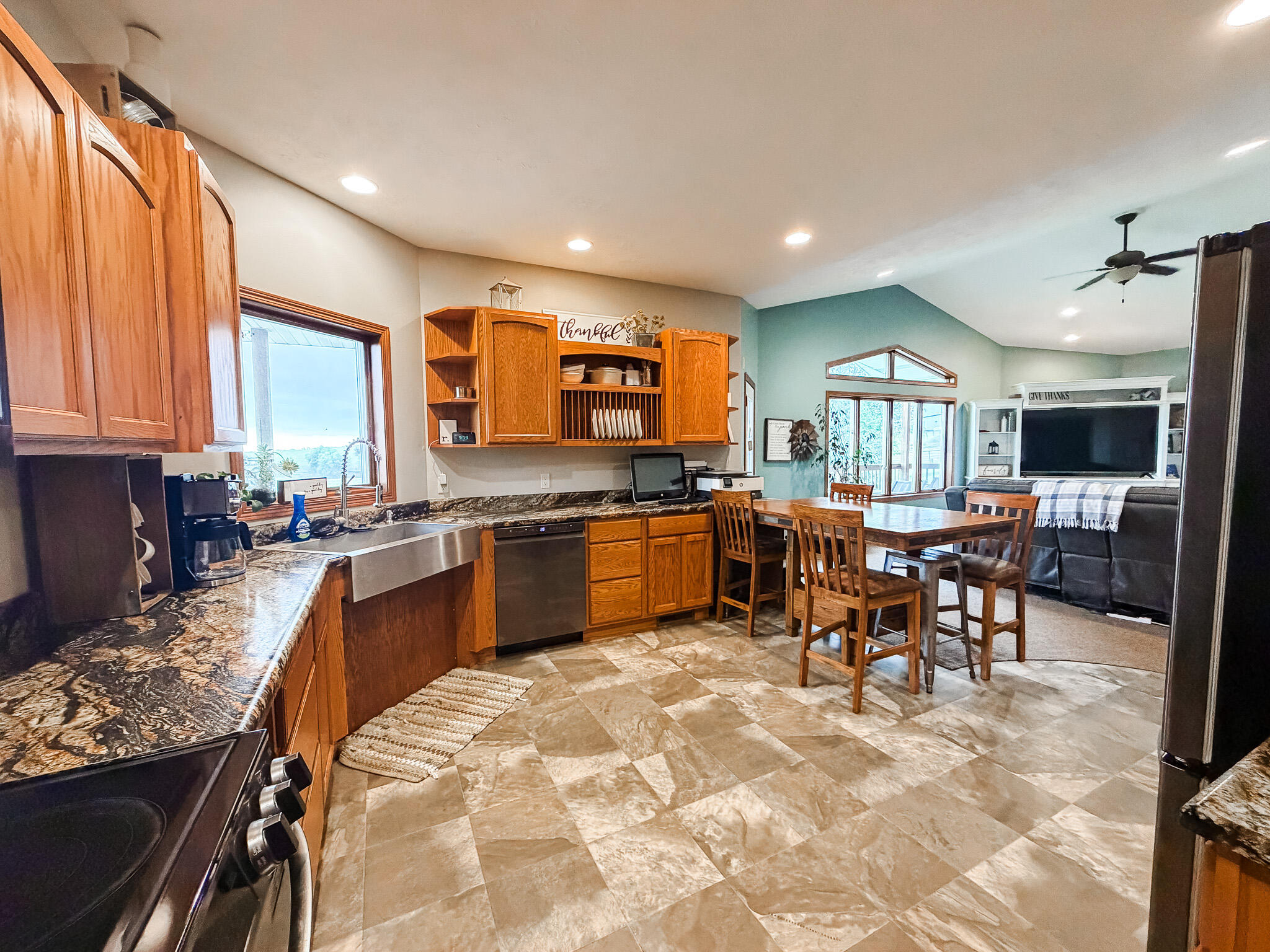 217 4th St SE
