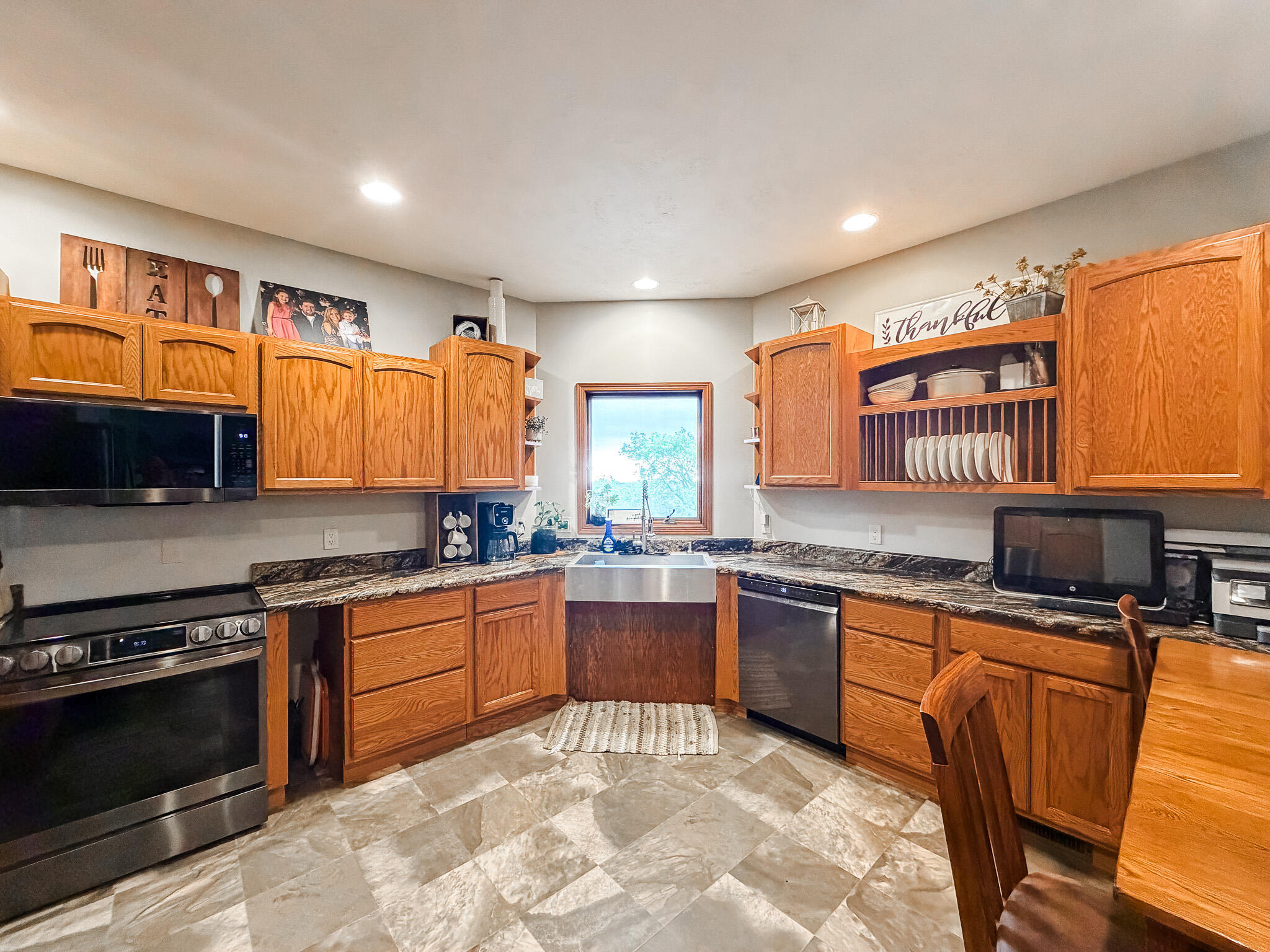 217 4th St SE