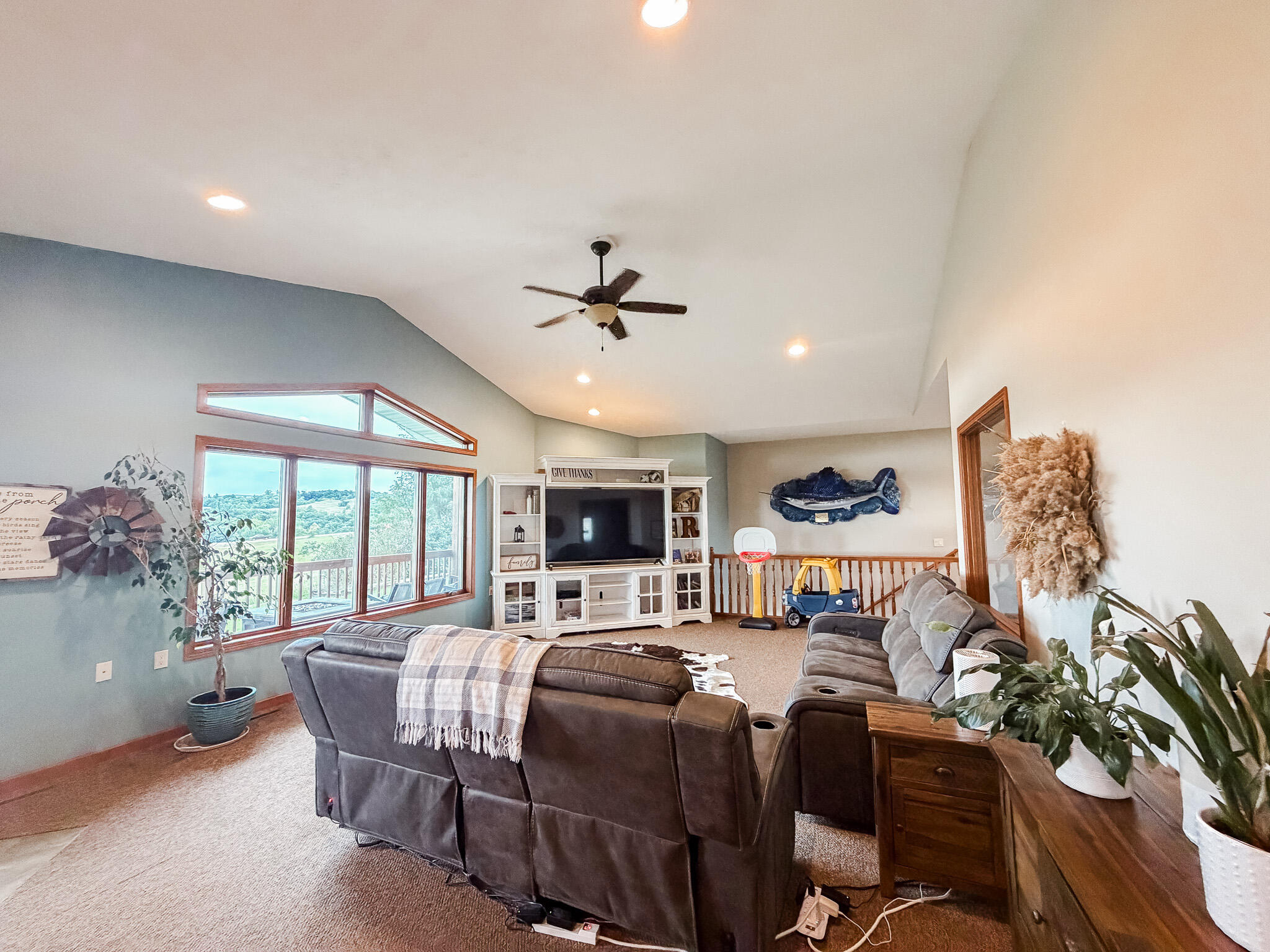 217 4th St SE
