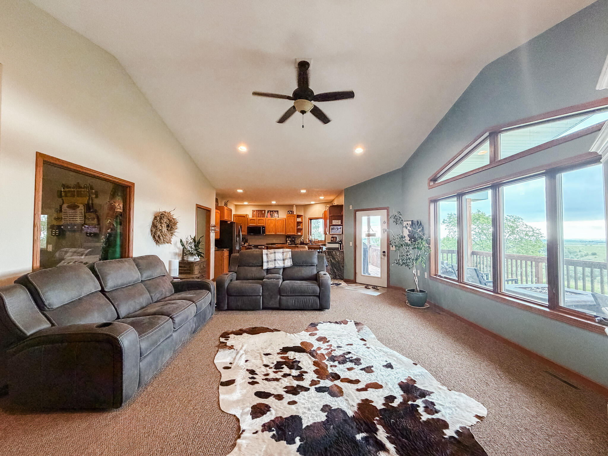 217 4th St SE