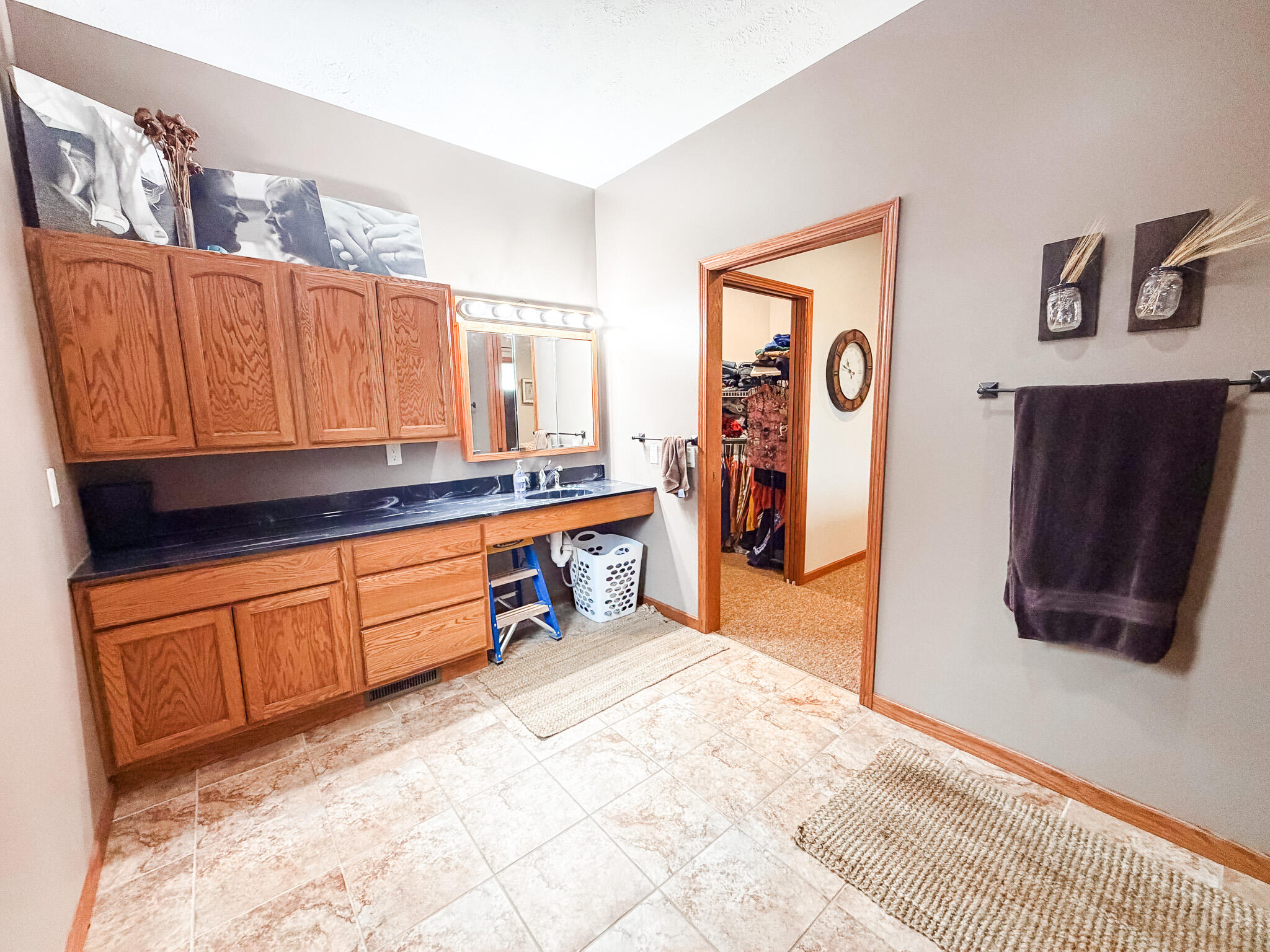 217 4th St SE