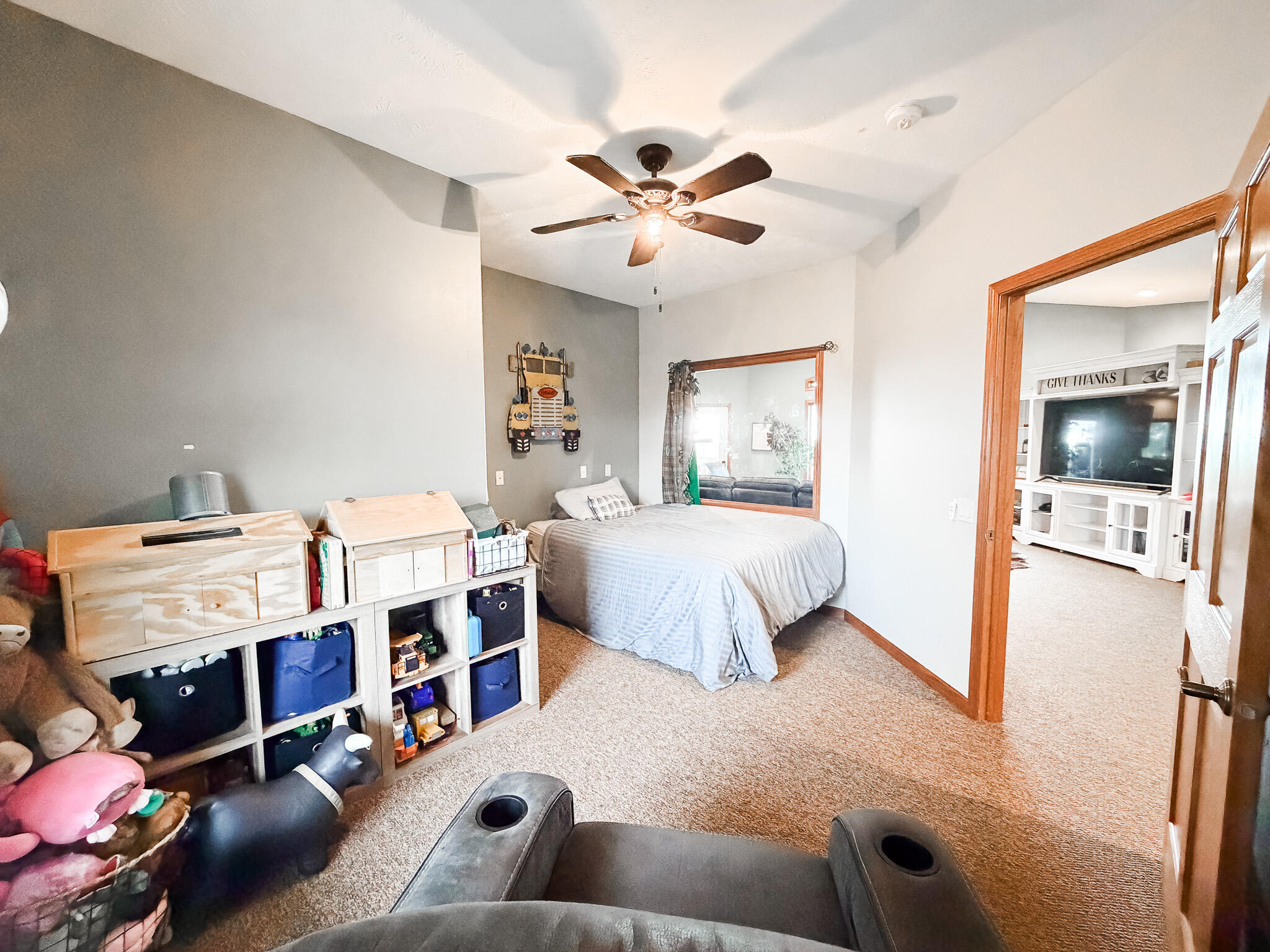217 4th St SE