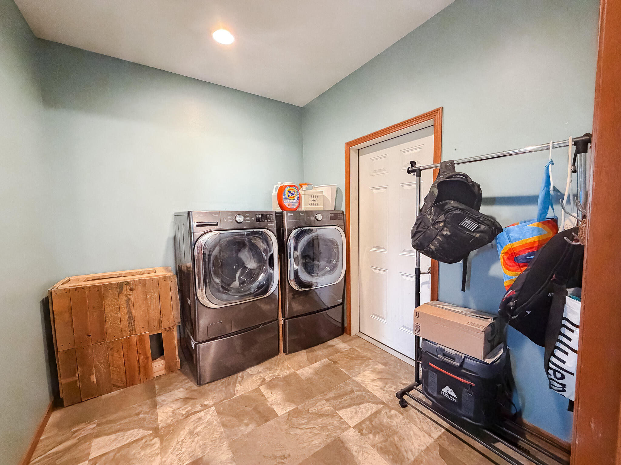 217 4th St SE