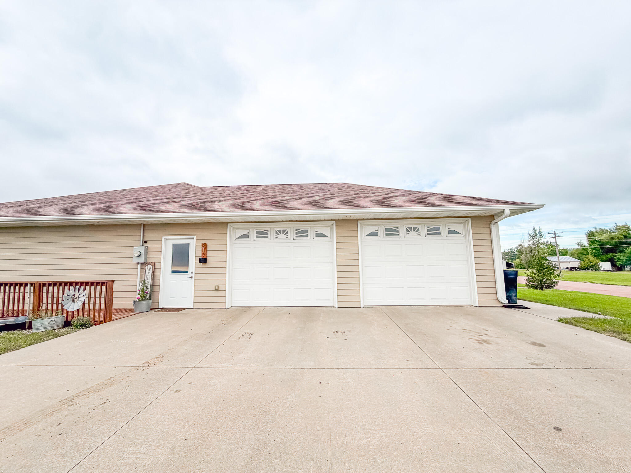 217 4th St SE