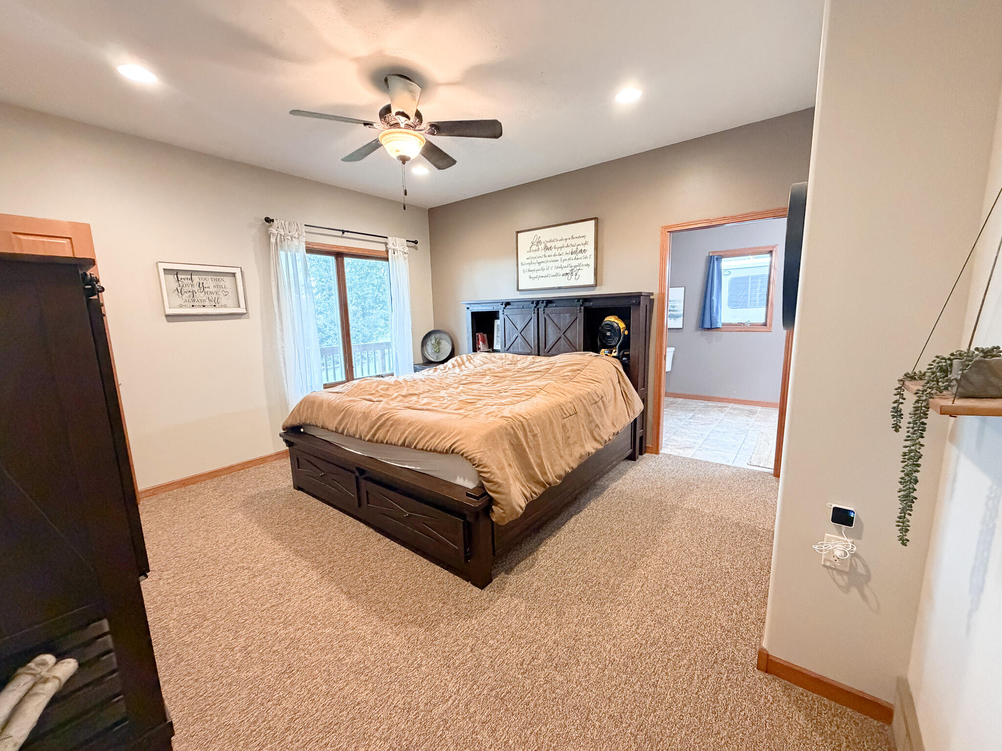 217 4th St SE