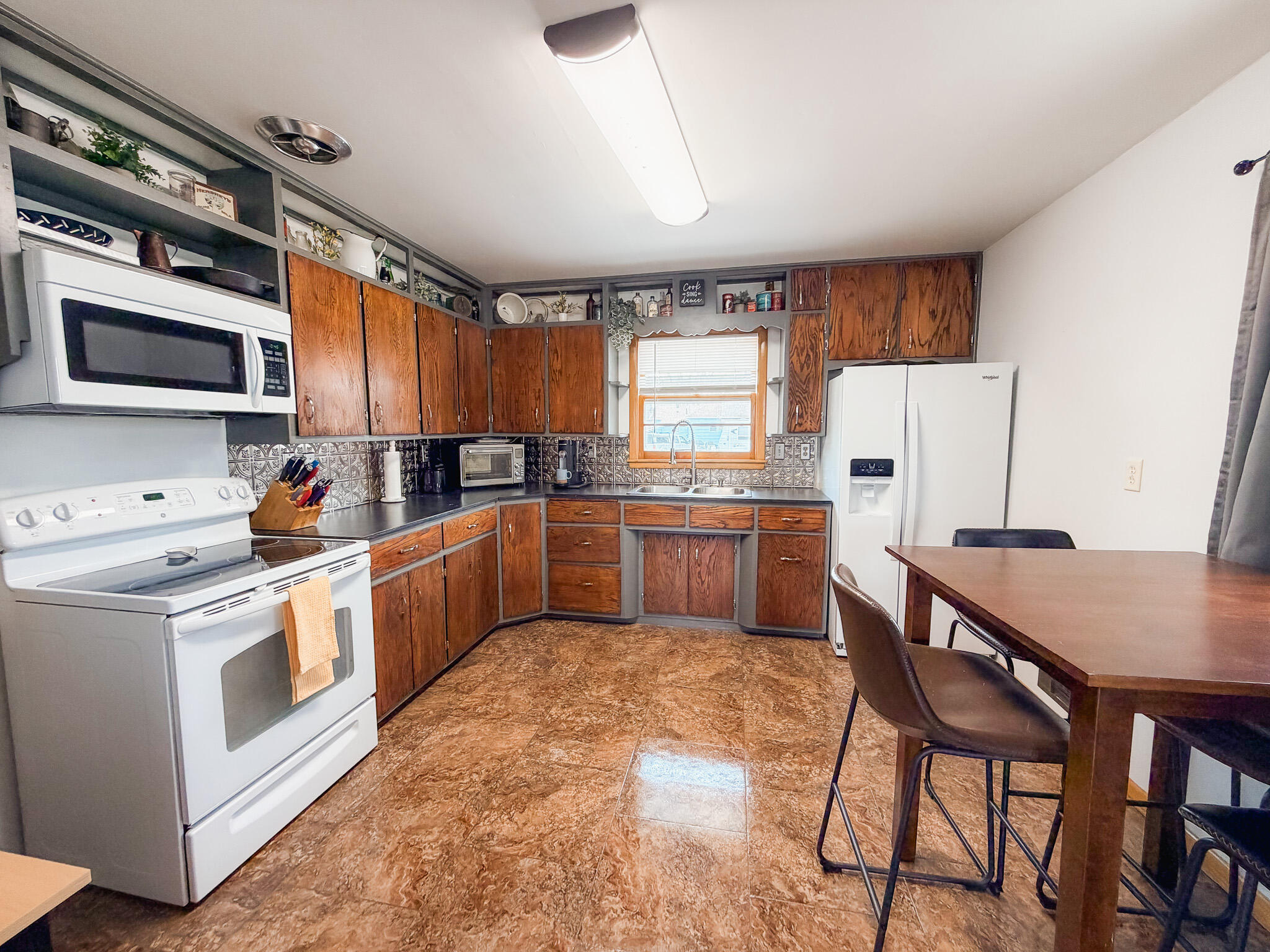 105 8th St W