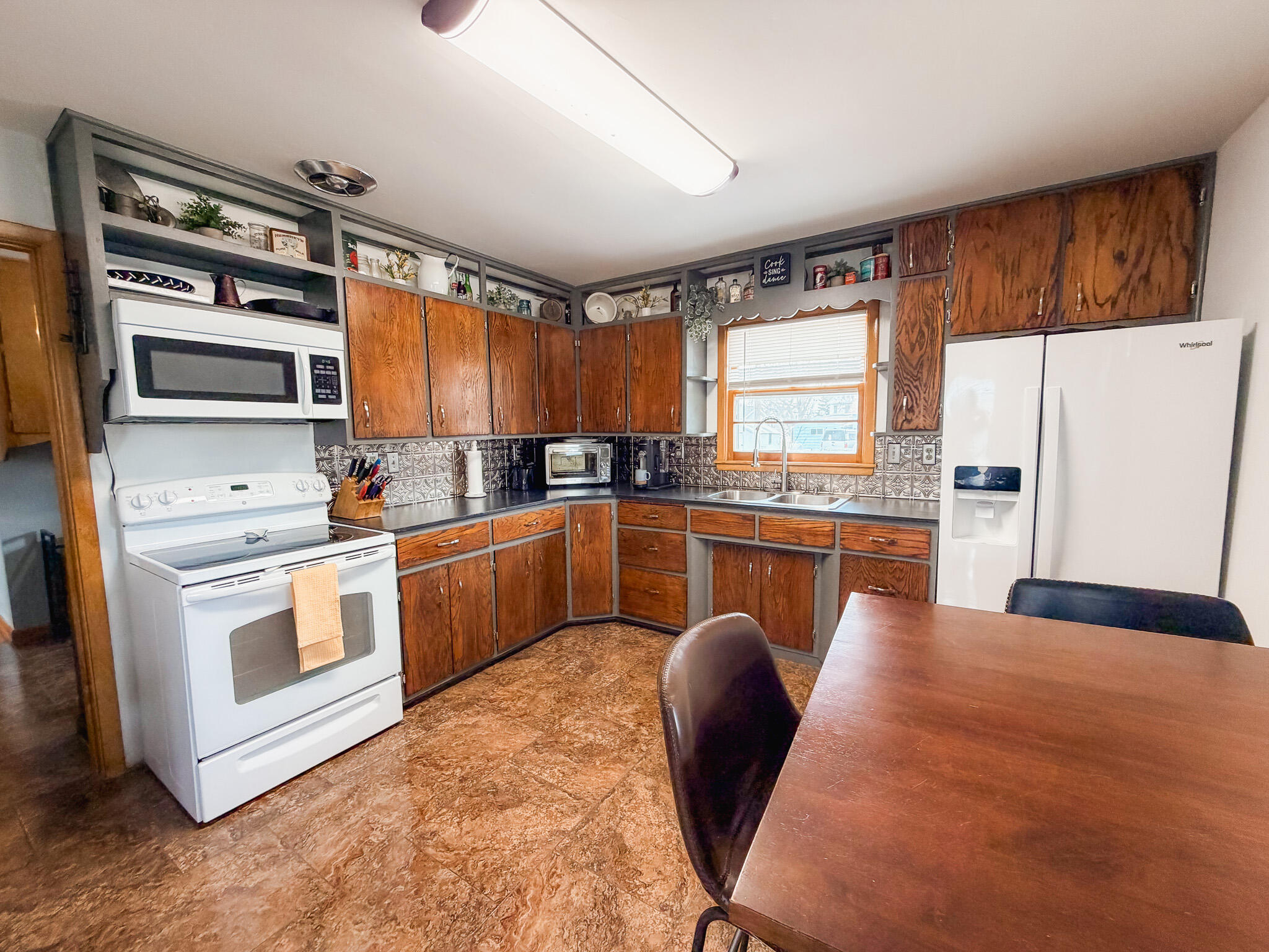 105 8th St W