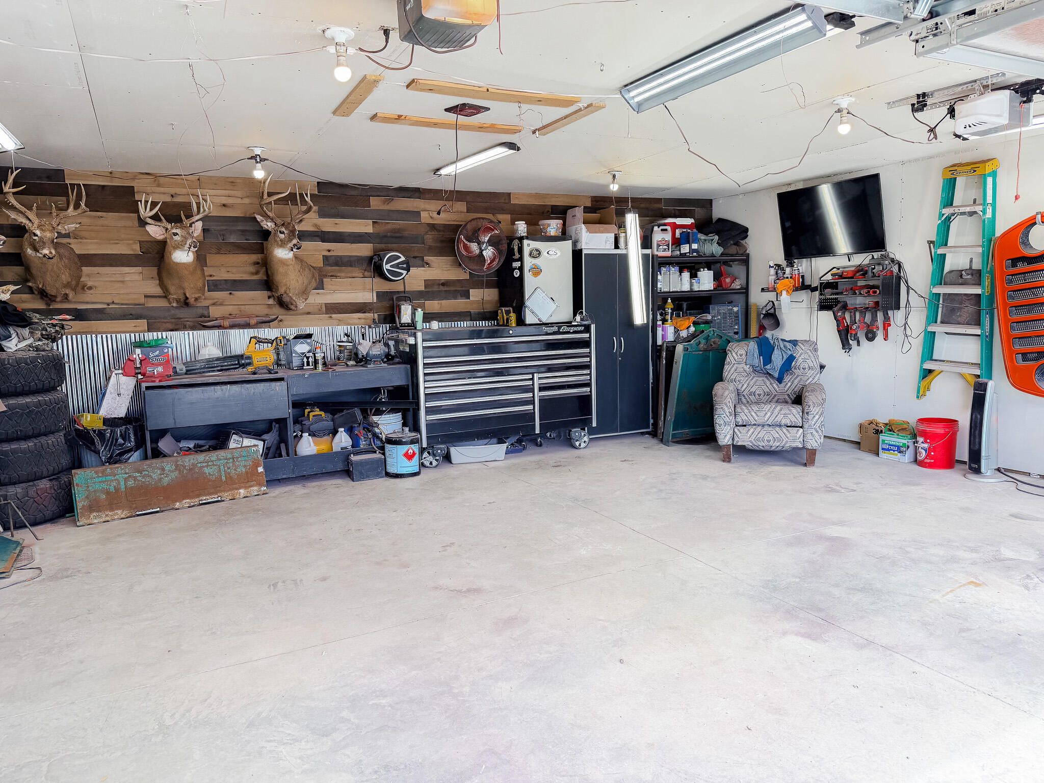 302 5th St Garage