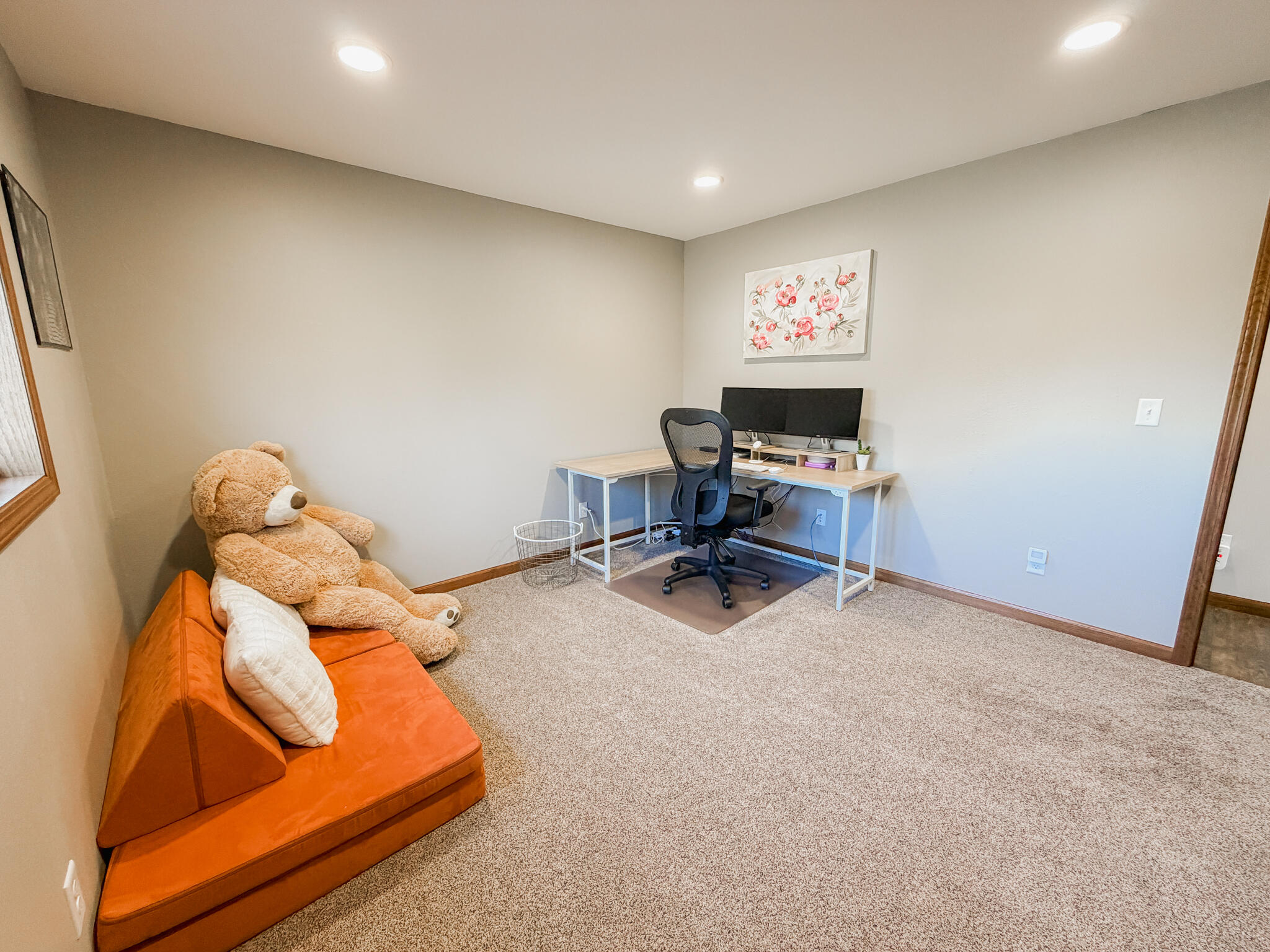 1270 S Frontier Dr S