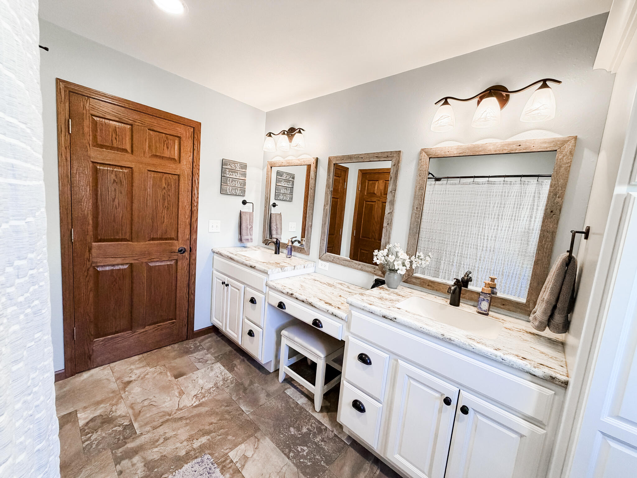 1270 S Frontier Dr S