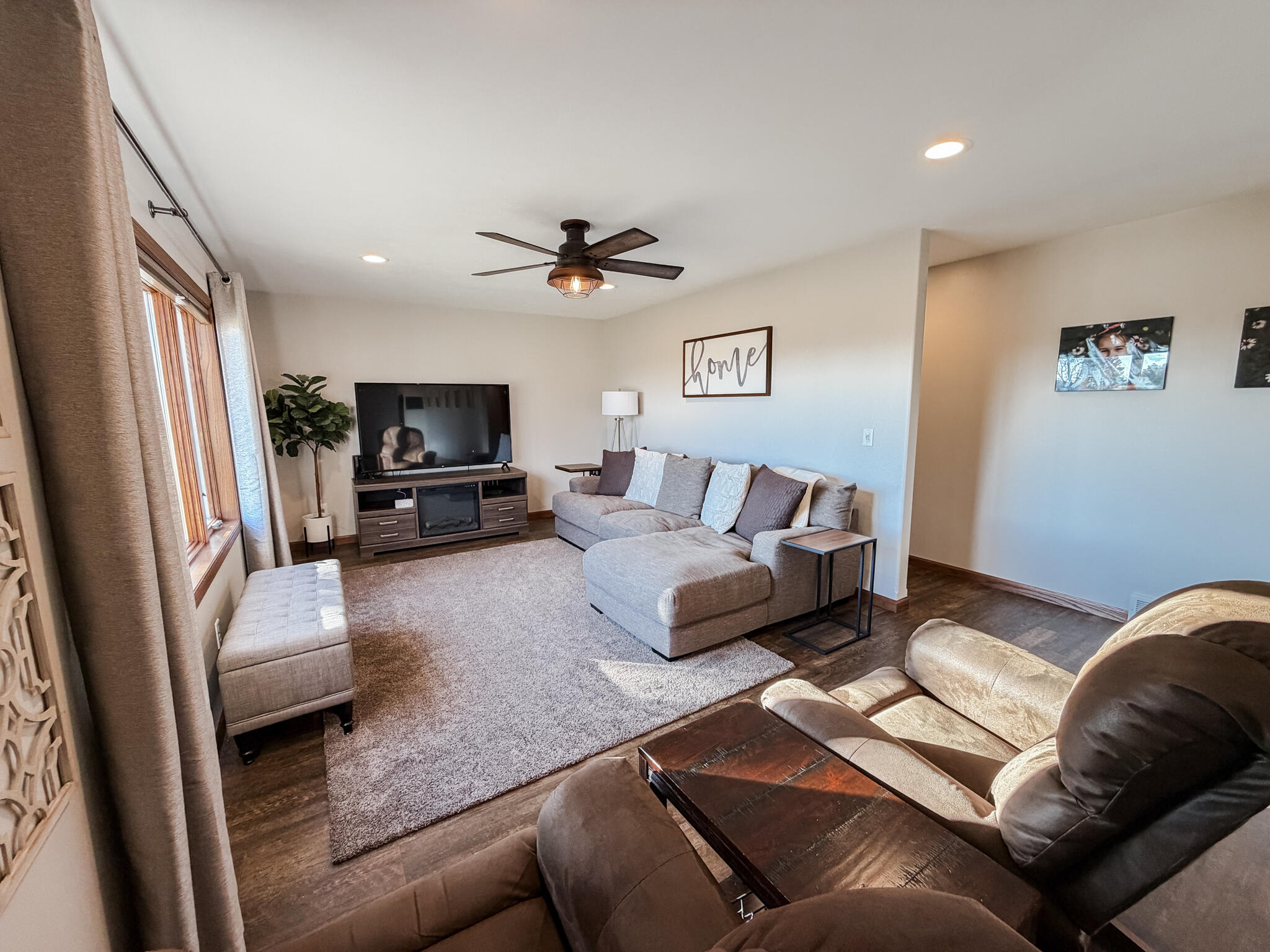 1270 S Frontier Dr S