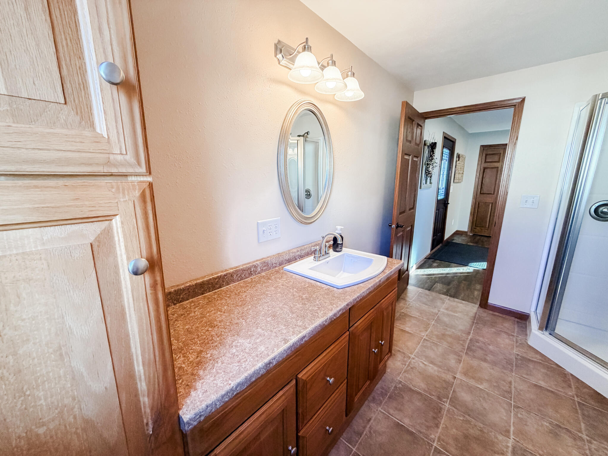 1270 S Frontier Dr S