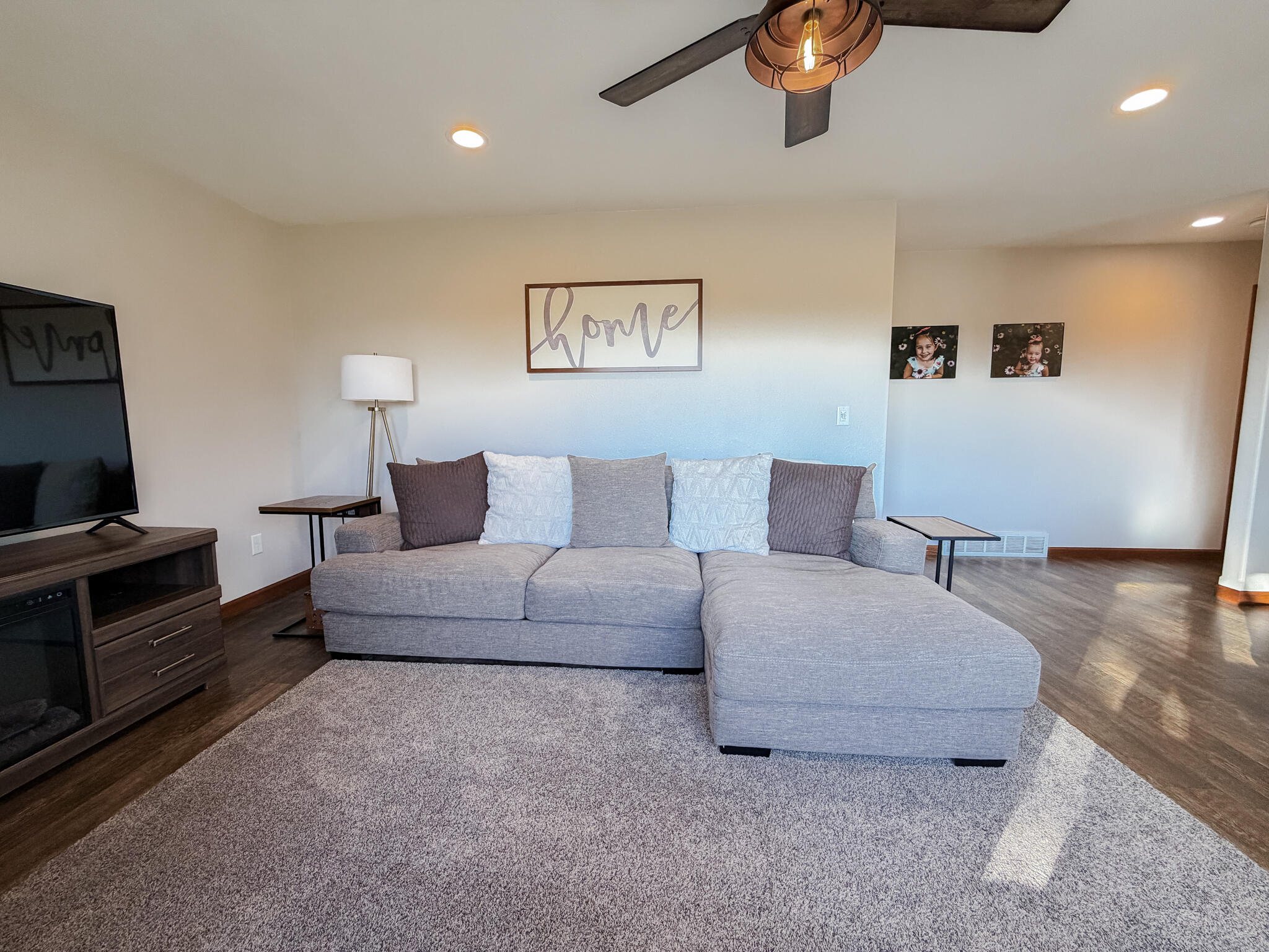 1270 S Frontier Dr S