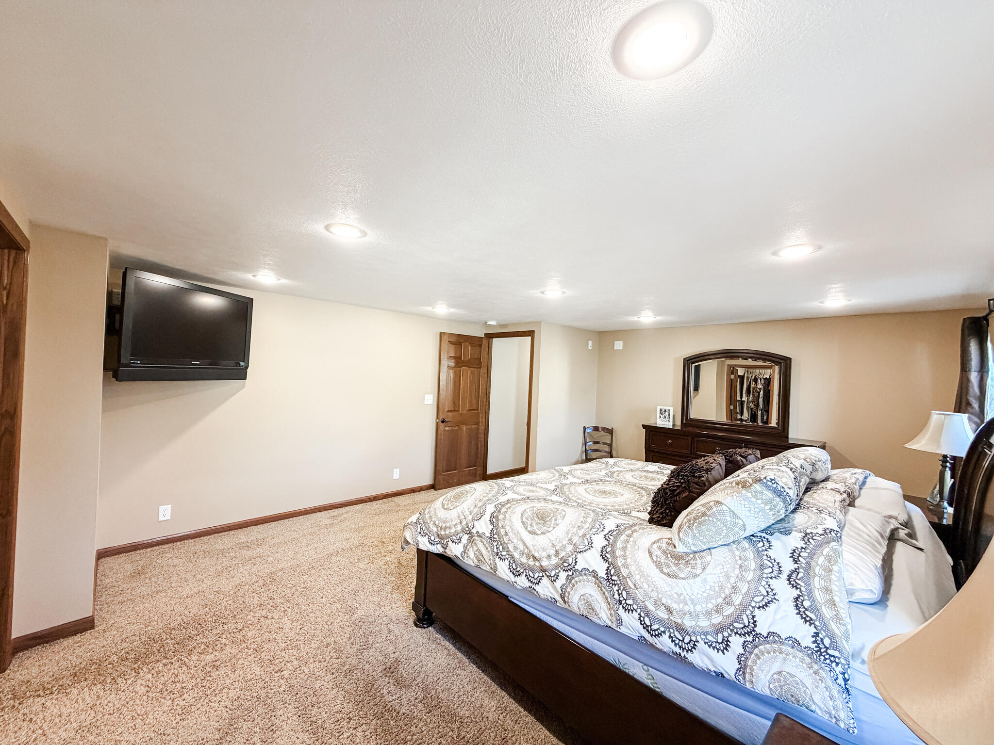 1270 S Frontier Dr S