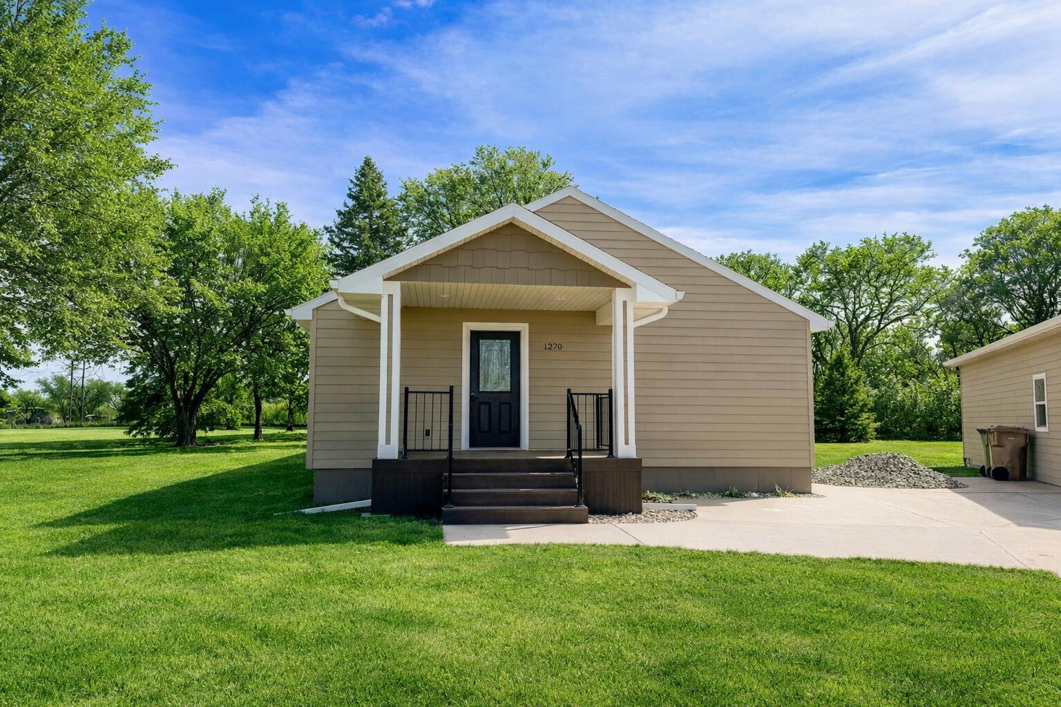 1270 S Frontier Dr S