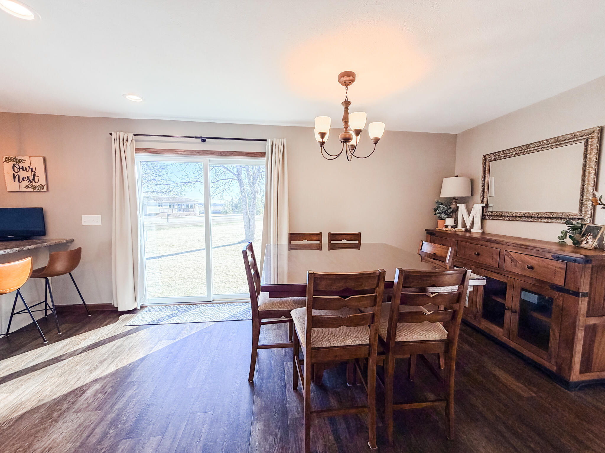 1270 S Frontier Dr S