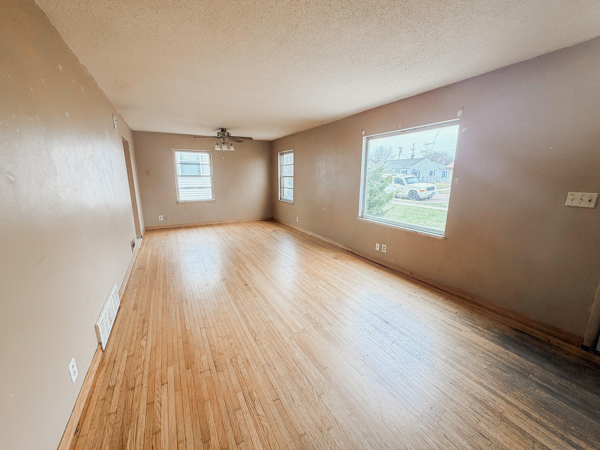 857 Mellette Ave SW