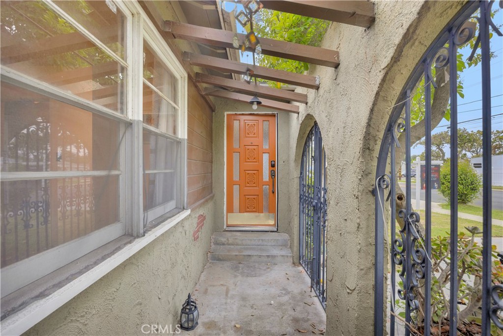 4662 Howard Avenue
