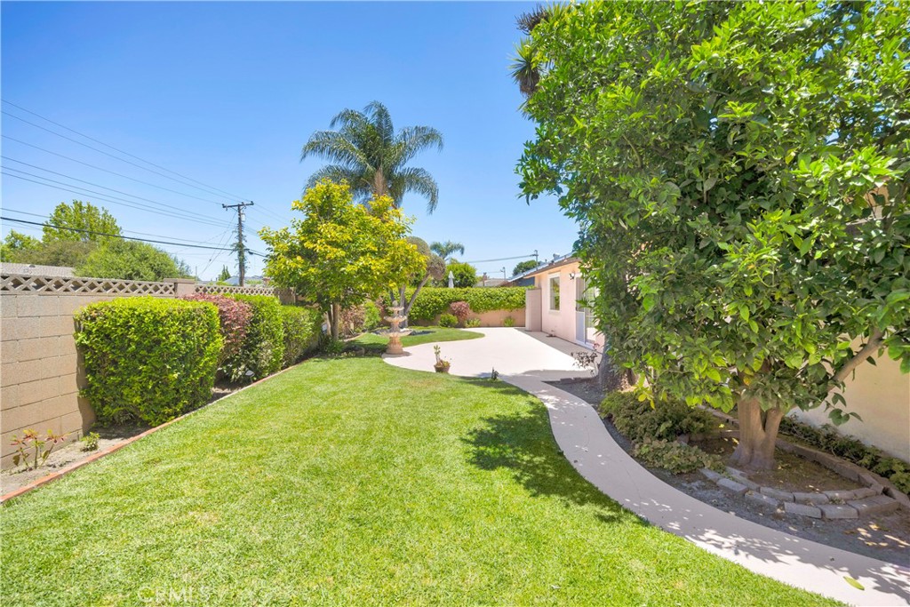 3321 Orangewood Avenue