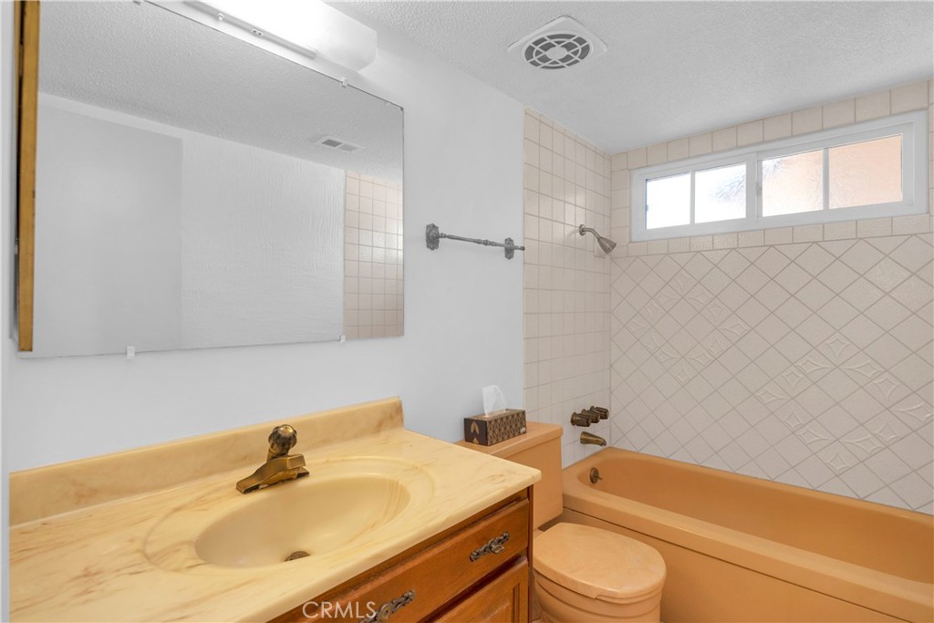 3321 Orangewood Avenue